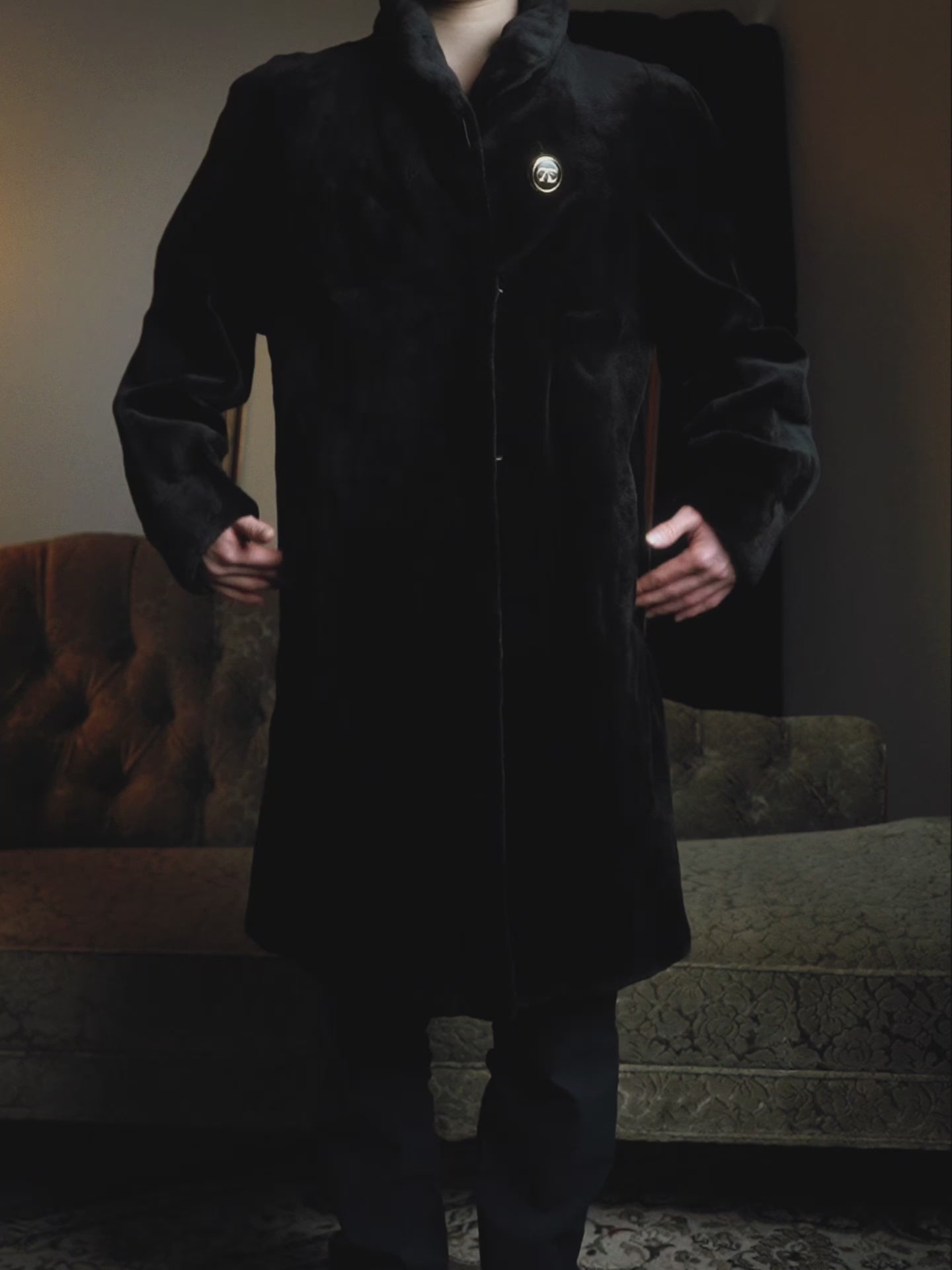 -SPECIAL- “VALENTINO” 1988–1992 SAGA Mink Shawl Collar Coat