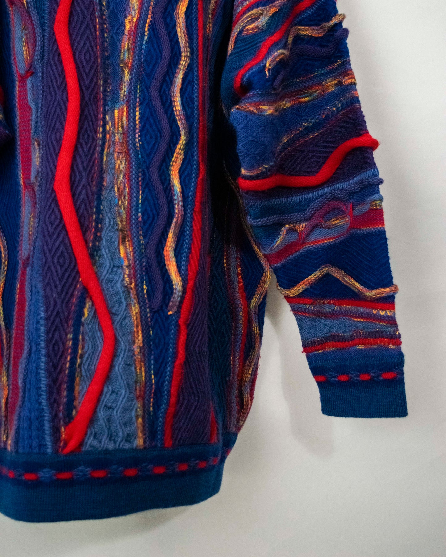 Vintage Vertical pattern dark blue 3D knit