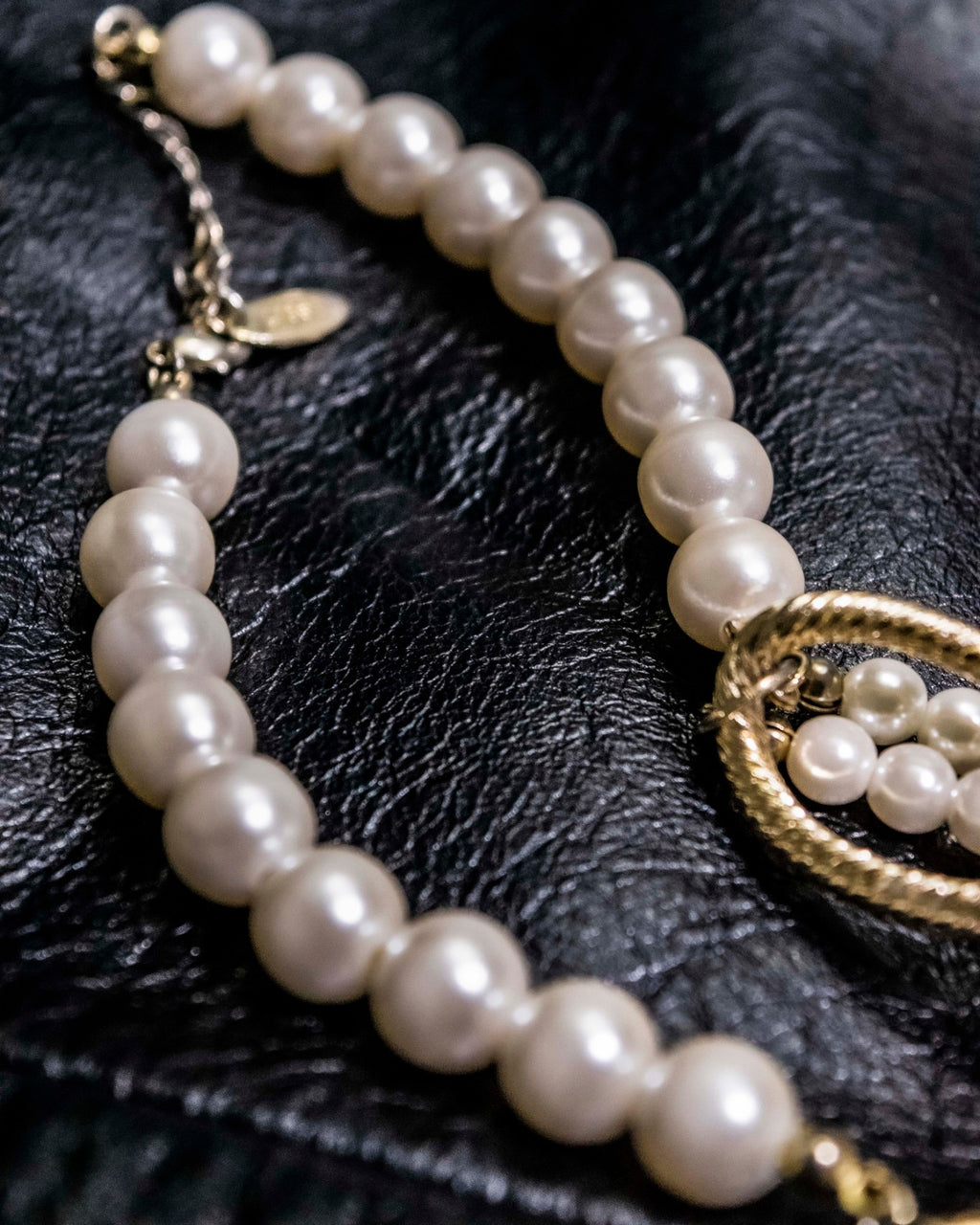 Gold Chain Undulating Pearl Necklace