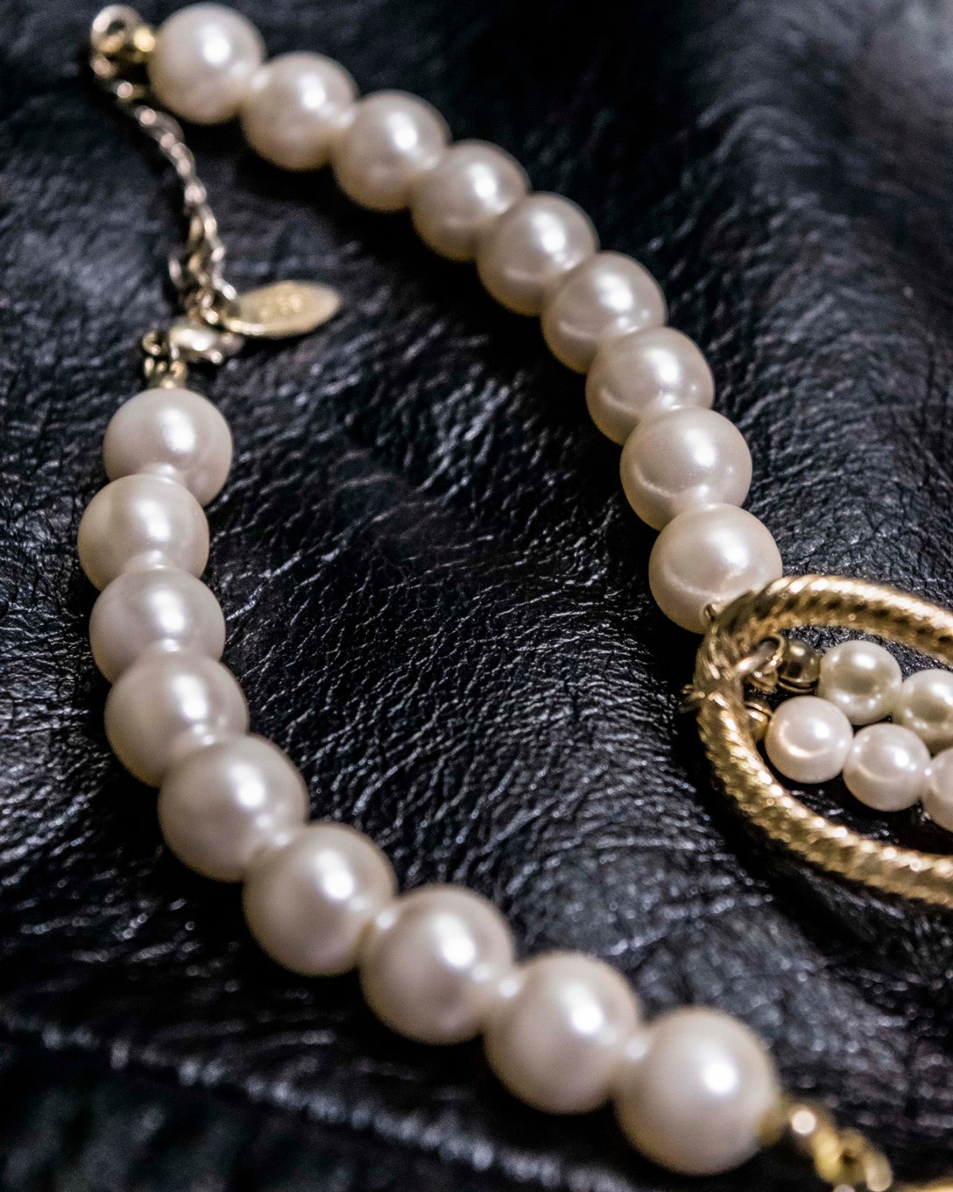 Gold Chain Undulating Pearl Necklace