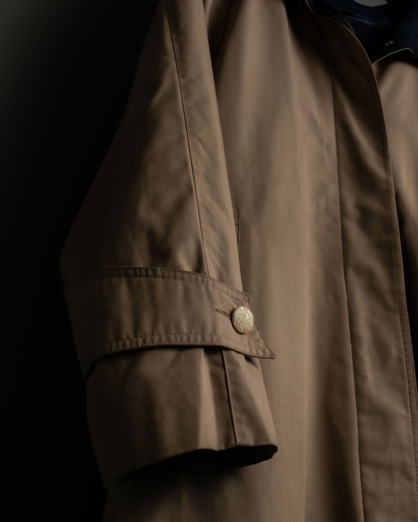 "LONDON FOG" Moon Swell Button Stand Collar Beige Coat