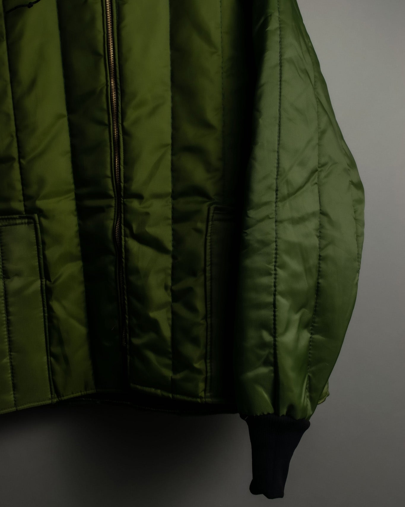 Box silhouette green down jacket