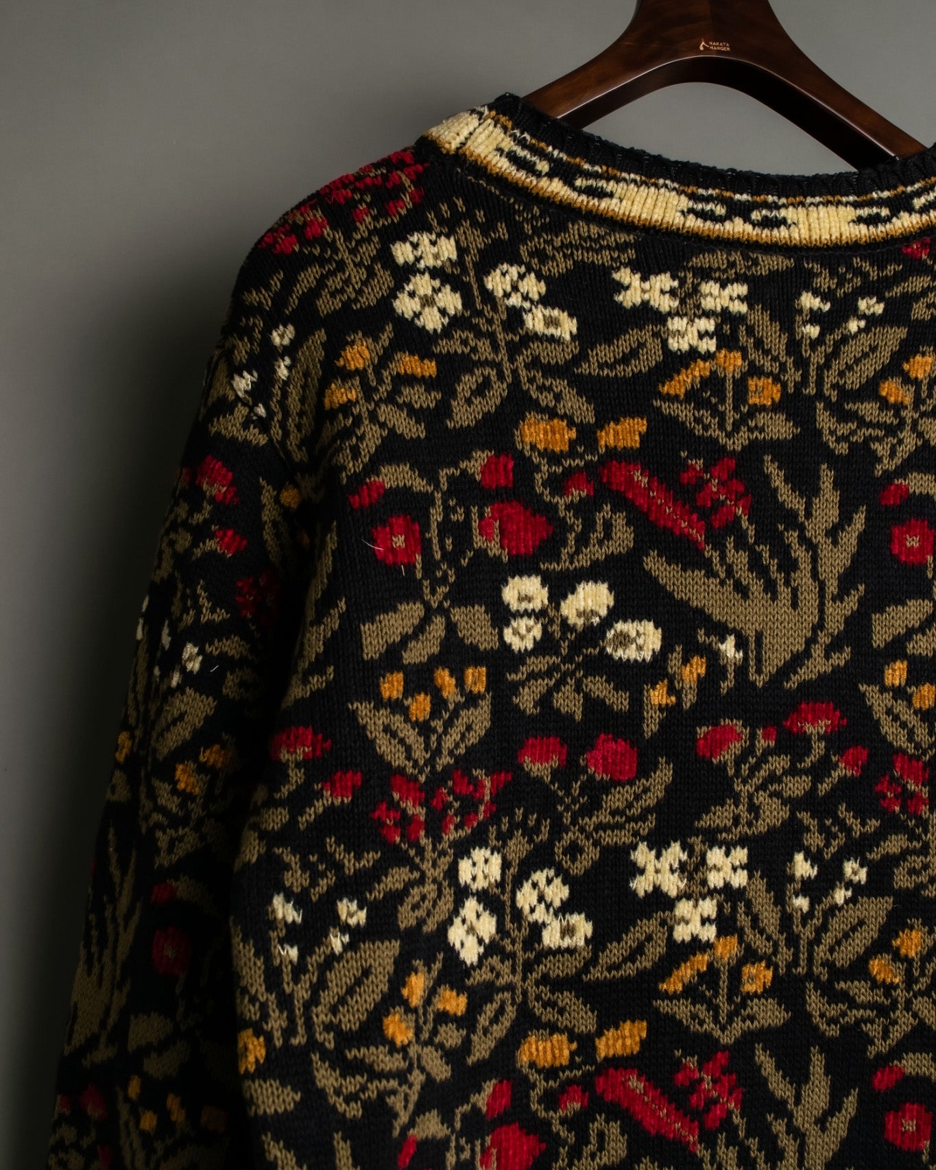 LANDS END Flower pattern knit