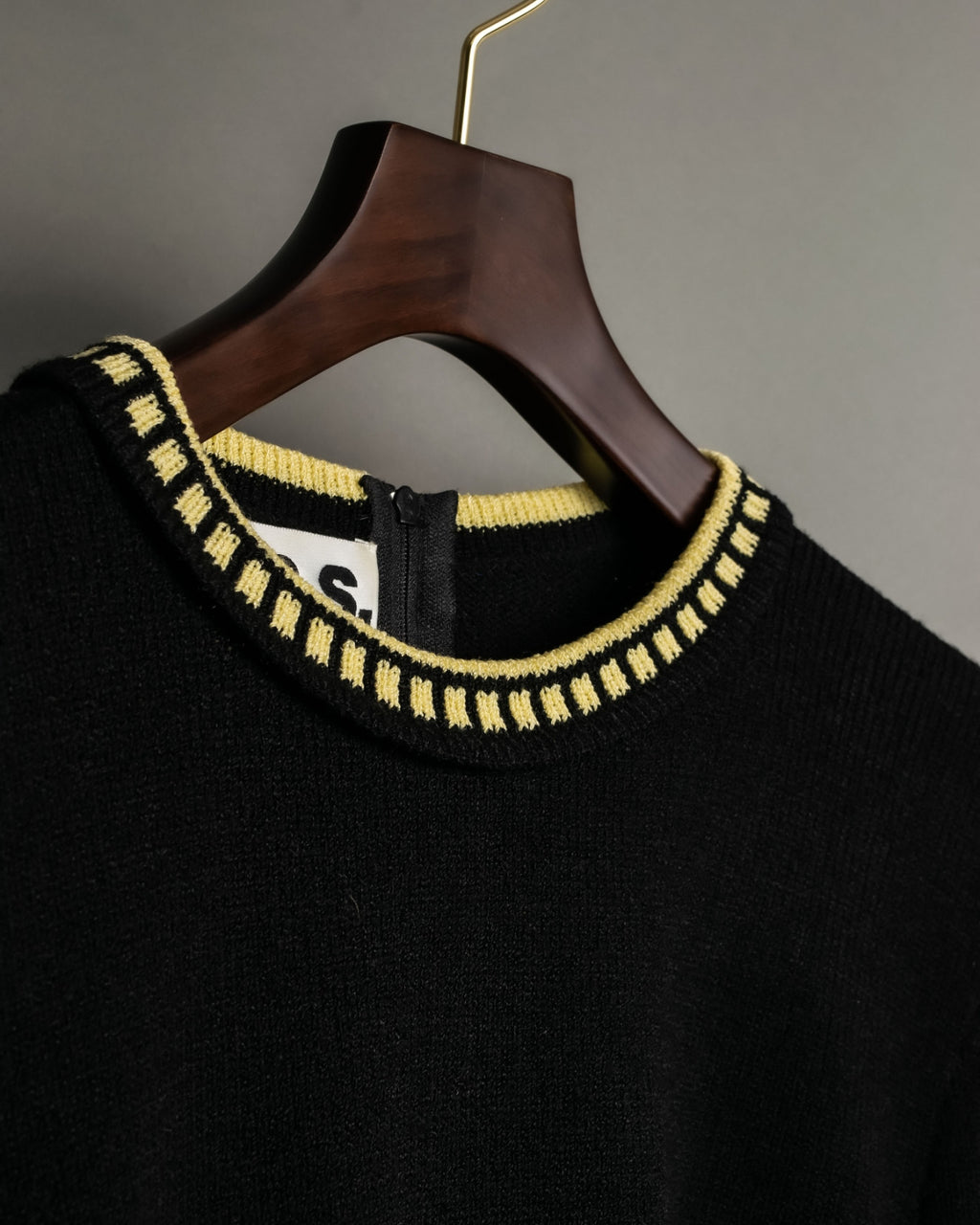 Side Slit Back Zip-up Thick Knit