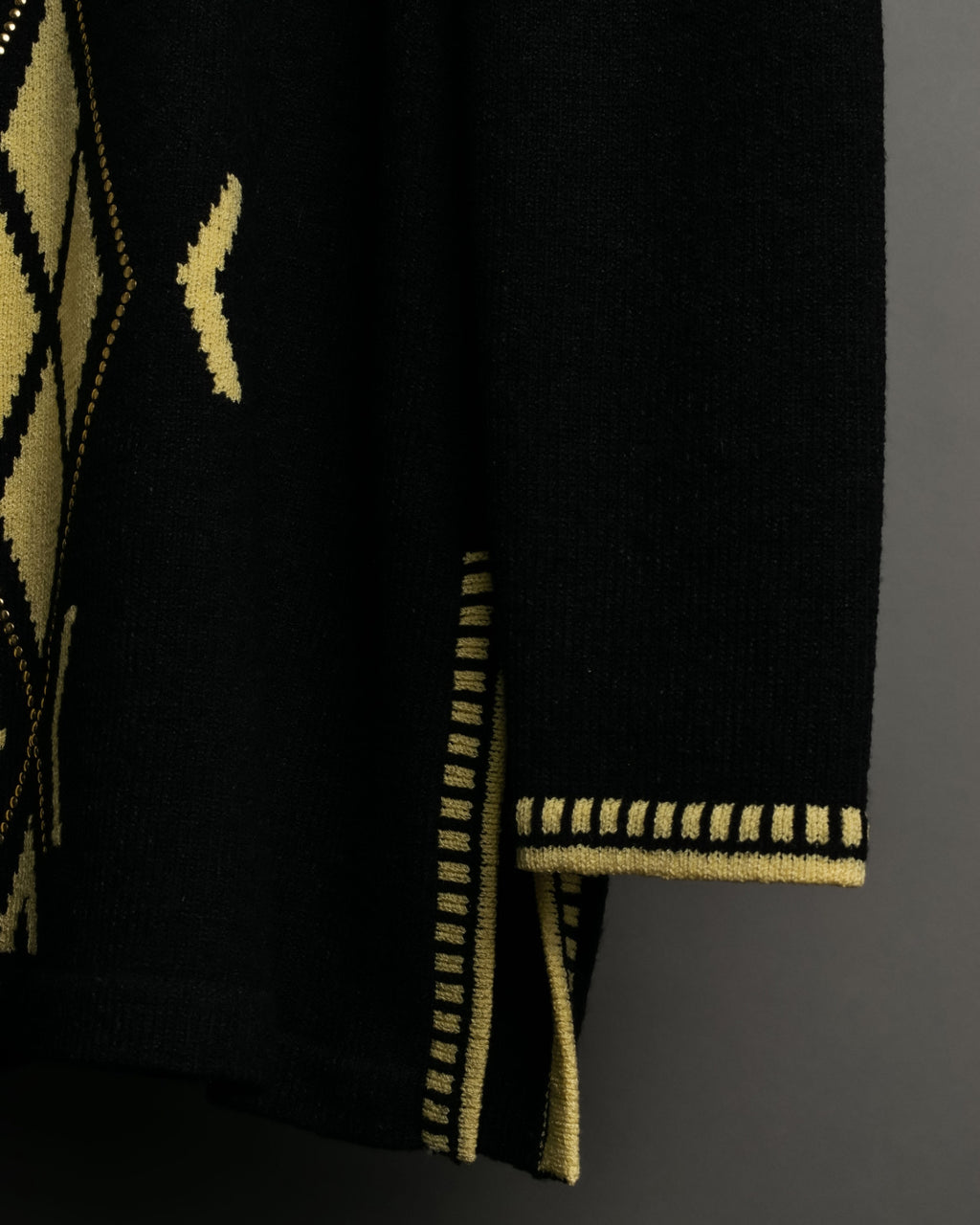 Side Slit Back Zip-up Thick Knit