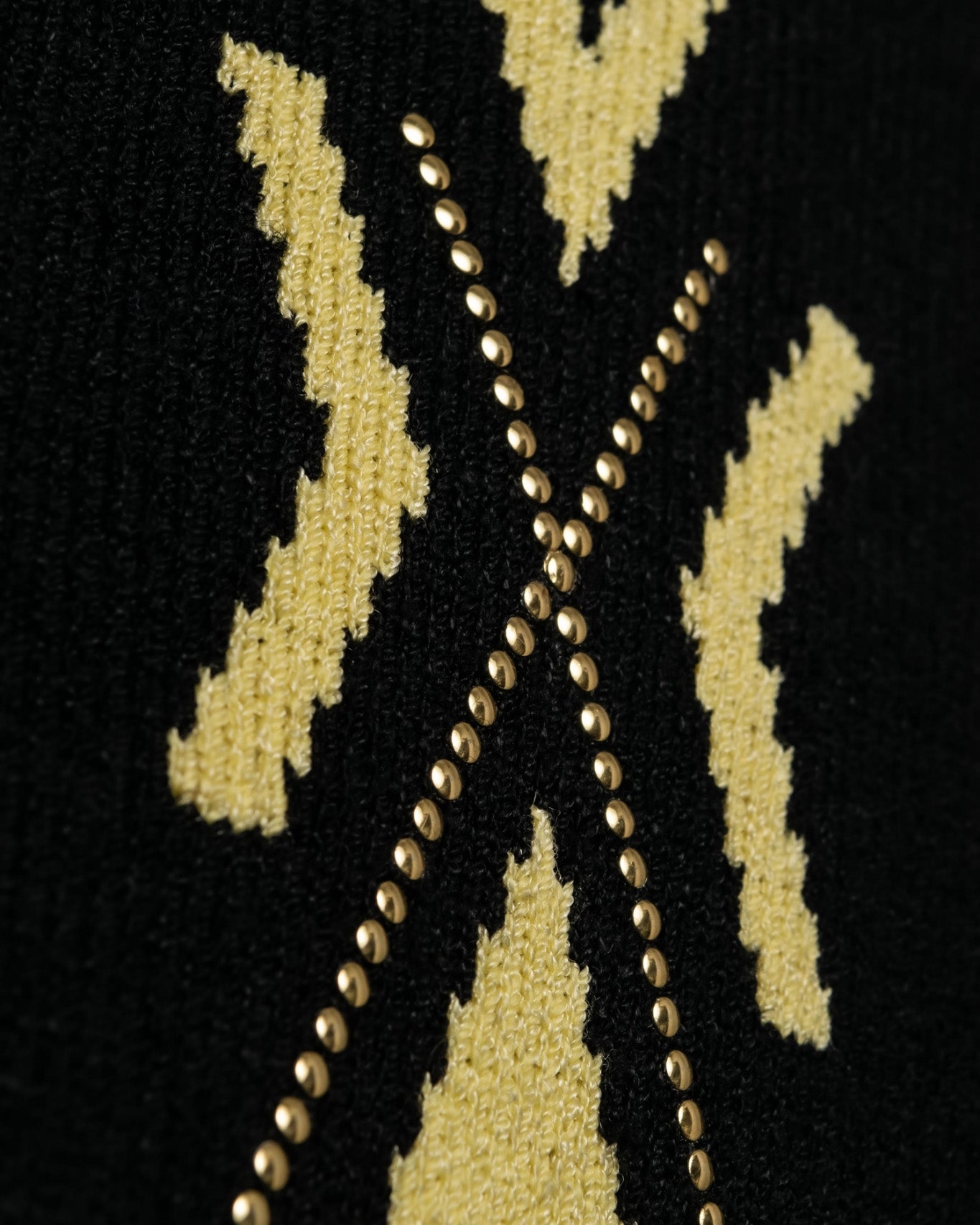 Side Slit Back Zip-up Thick Knit