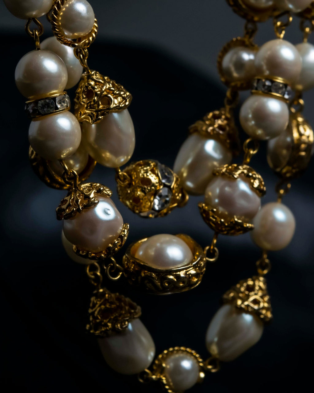 "MOOD SPECIAL" Gorgeous Three Chain Pearl Necklace