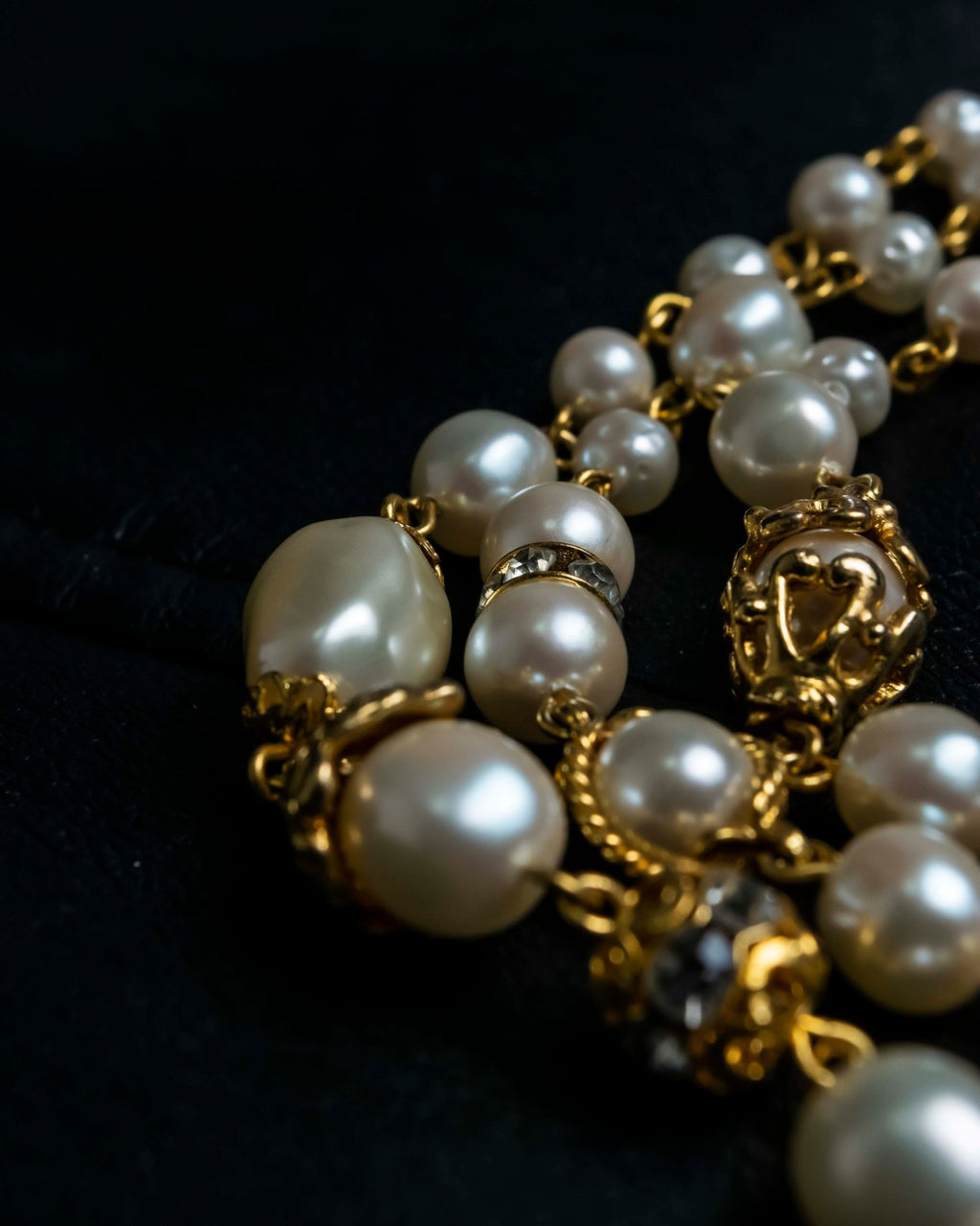 "MOOD SPECIAL" Gorgeous Three Chain Pearl Necklace
