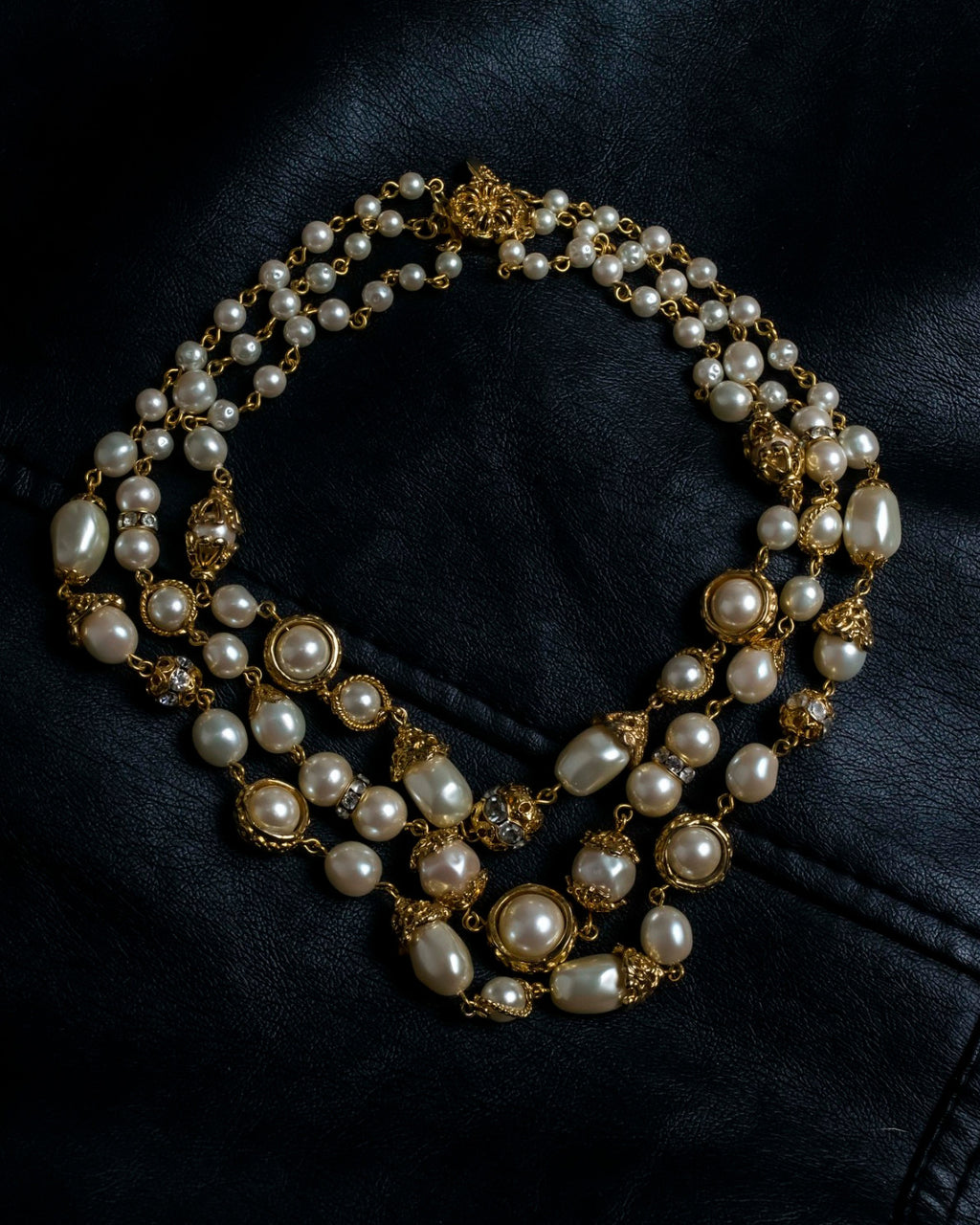 "MOOD SPECIAL" Gorgeous Three Chain Pearl Necklace