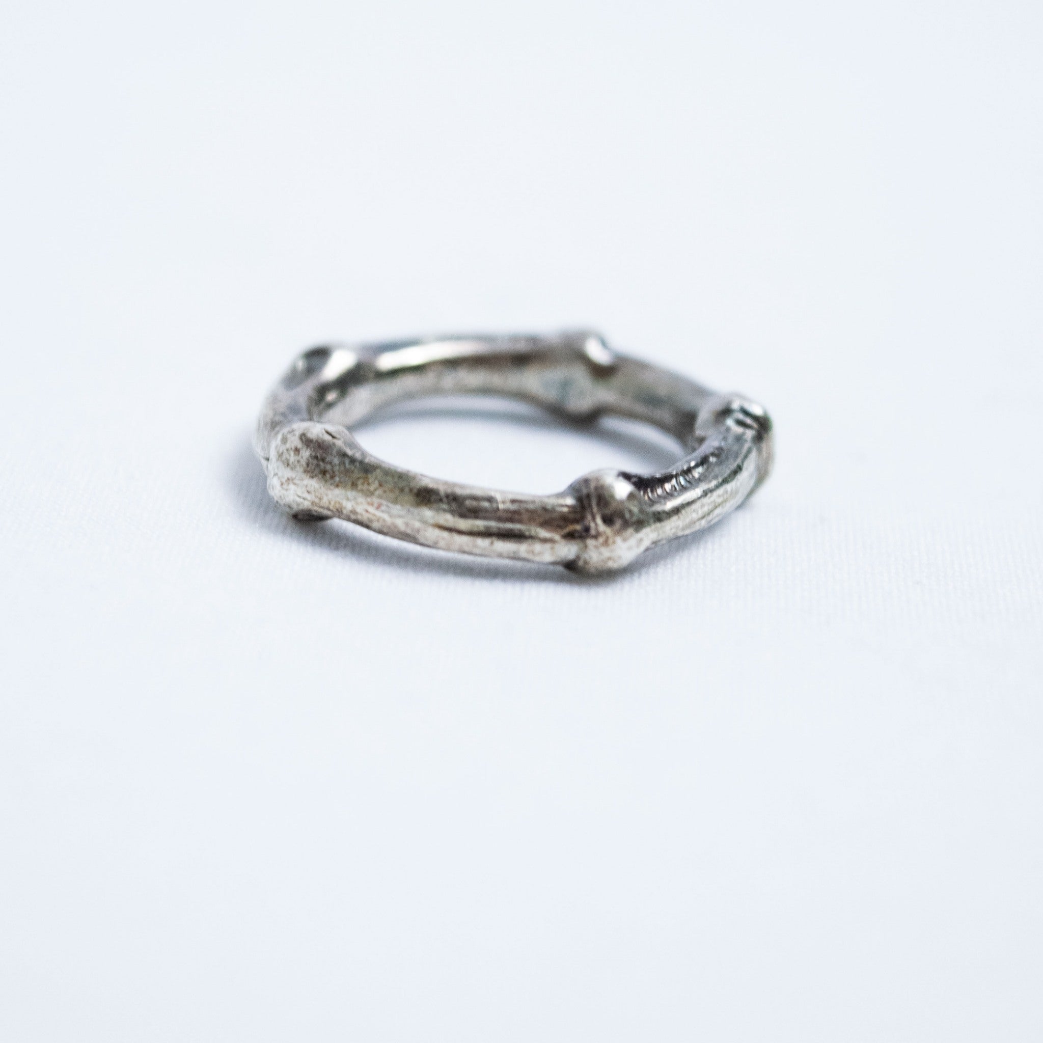 “Tiffany&amp;Co.”骨设计戒指