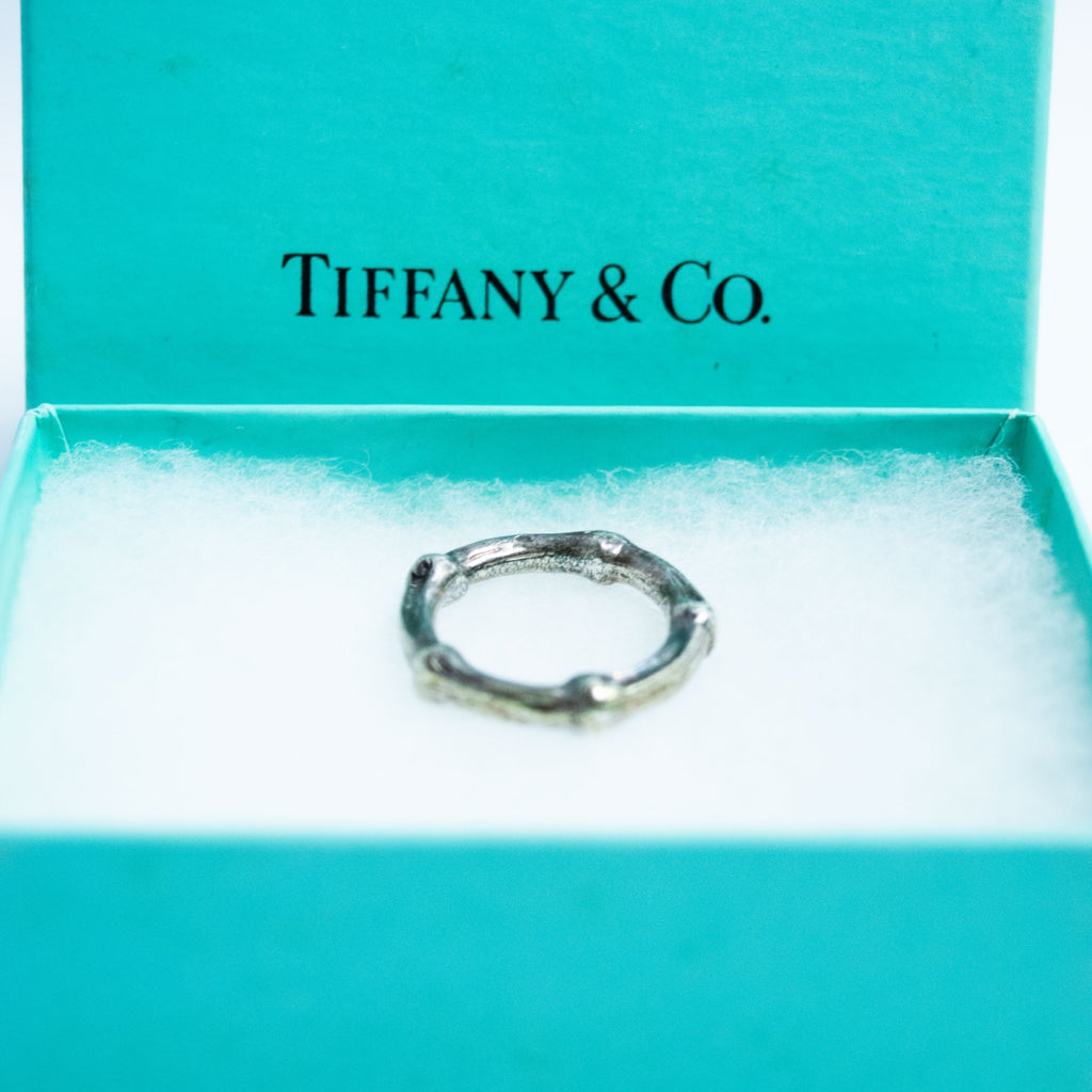 “Tiffany&amp;Co.”骨设计戒指