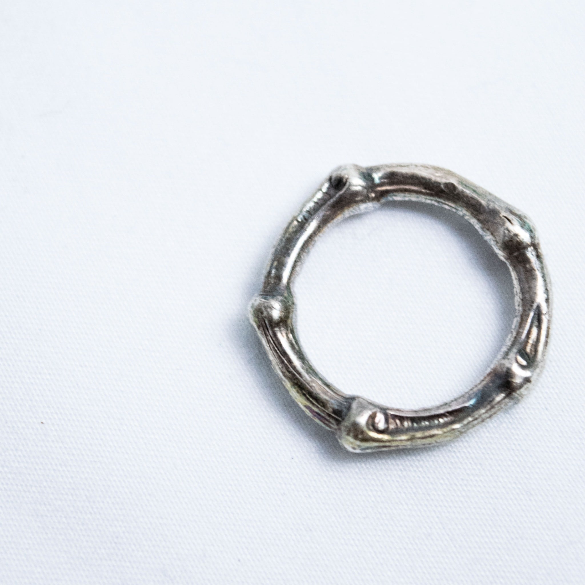 “Tiffany&amp;Co.”骨设计戒指