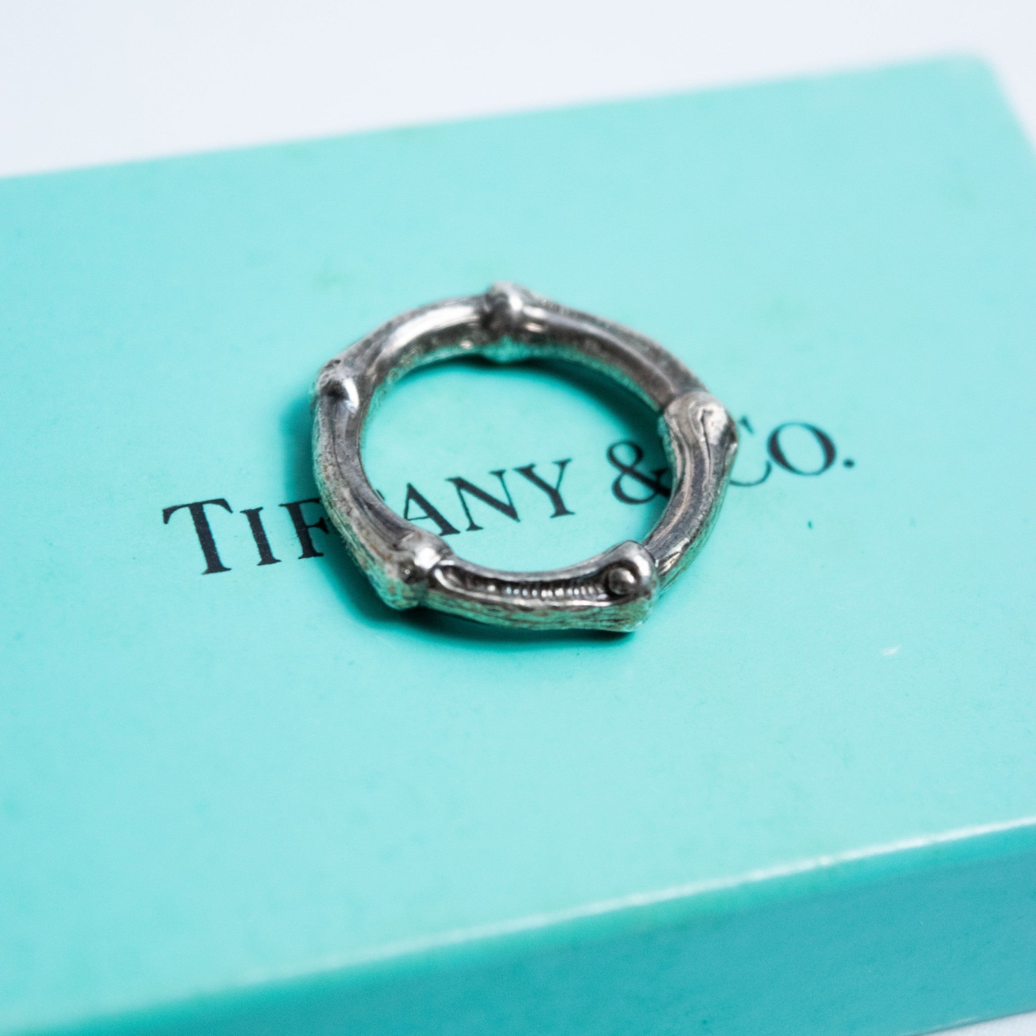 “Tiffany&amp;Co.”骨设计戒指