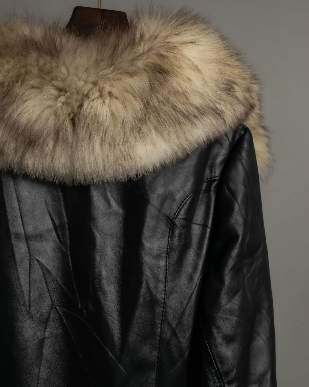 "MOOD SPECIAL" Impossible cutting fur collar leather coat