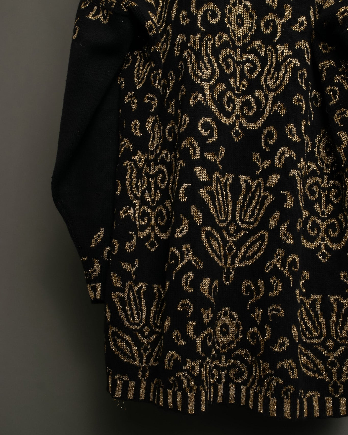 "Pierre Cardin"Beautiful Pattern Gorgeous Knit