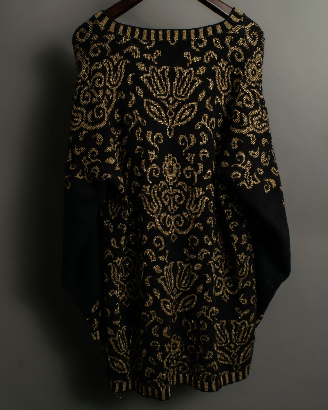 "Pierre Cardin"Beautiful Pattern Gorgeous Knit