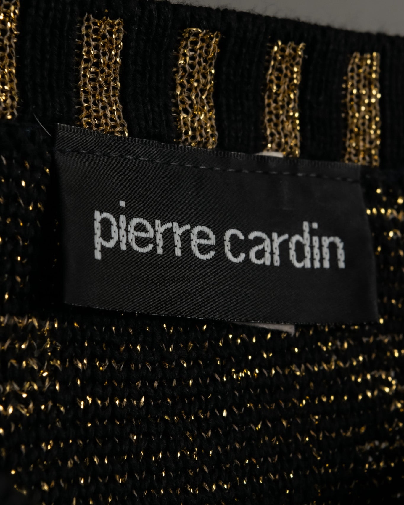 "Pierre Cardin"Beautiful Pattern Gorgeous Knit