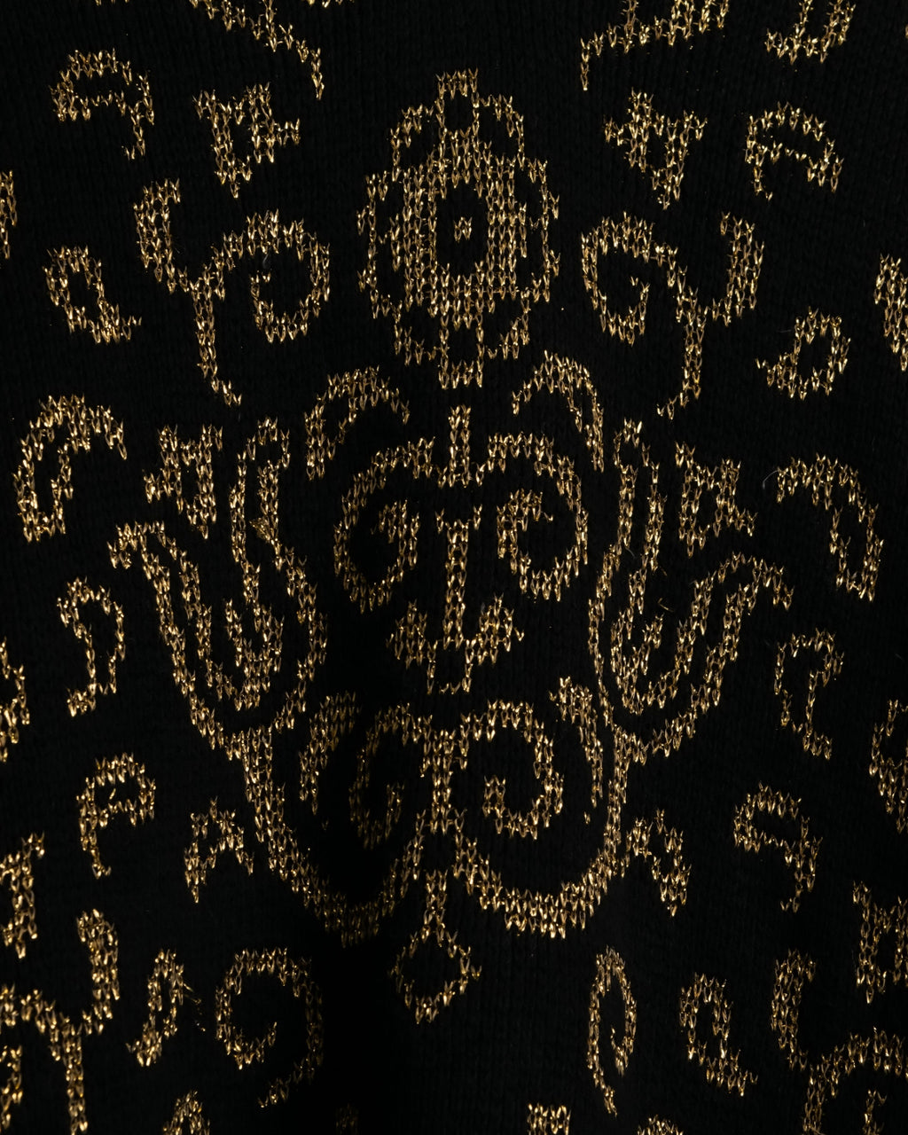 "Pierre Cardin"Beautiful Pattern Gorgeous Knit