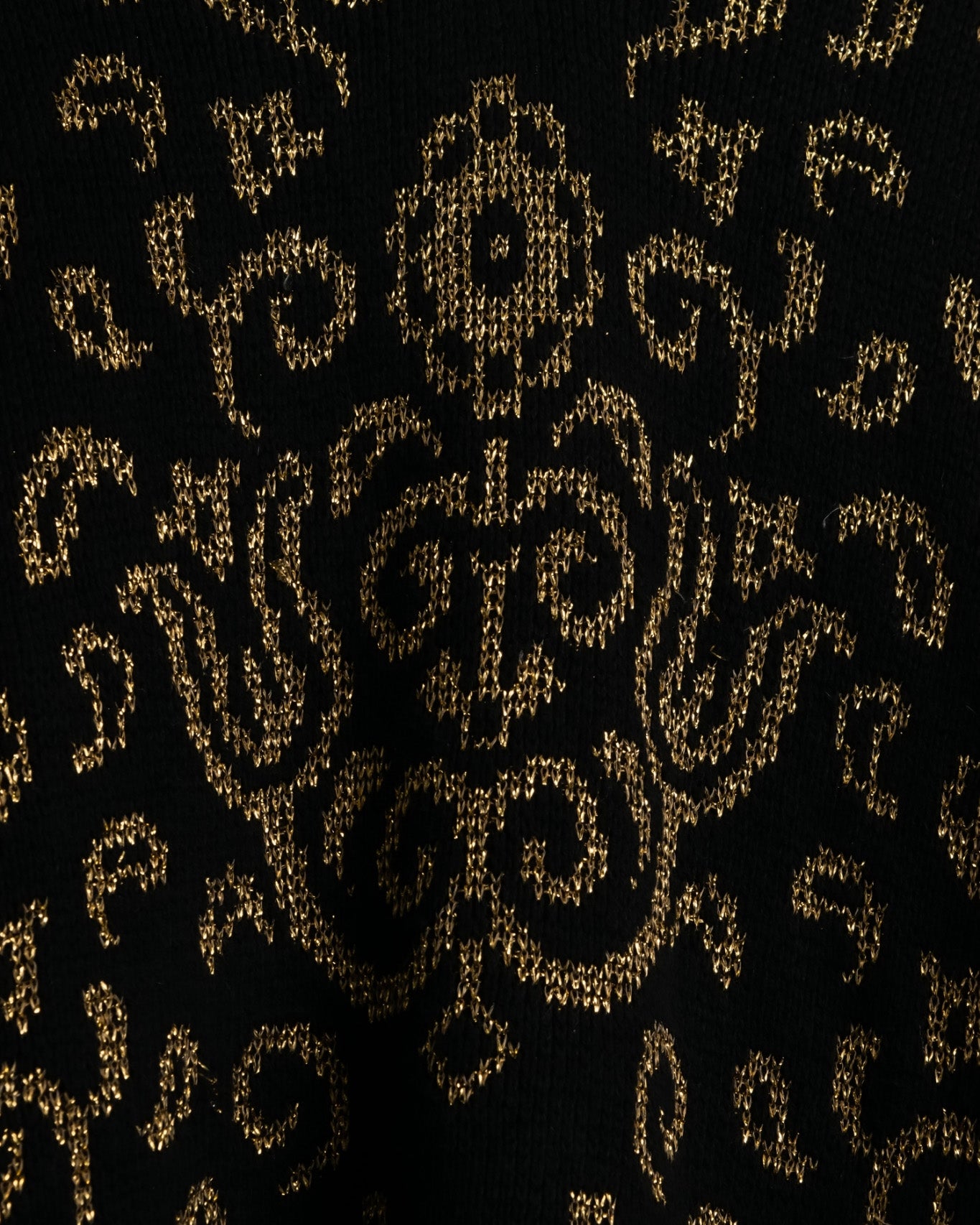 "Pierre Cardin"Beautiful Pattern Gorgeous Knit