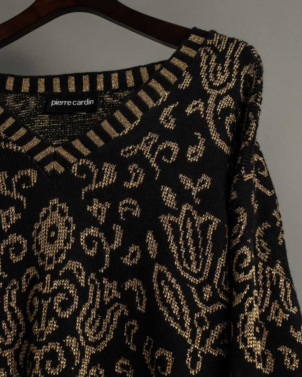 "Pierre Cardin"Beautiful Pattern Gorgeous Knit