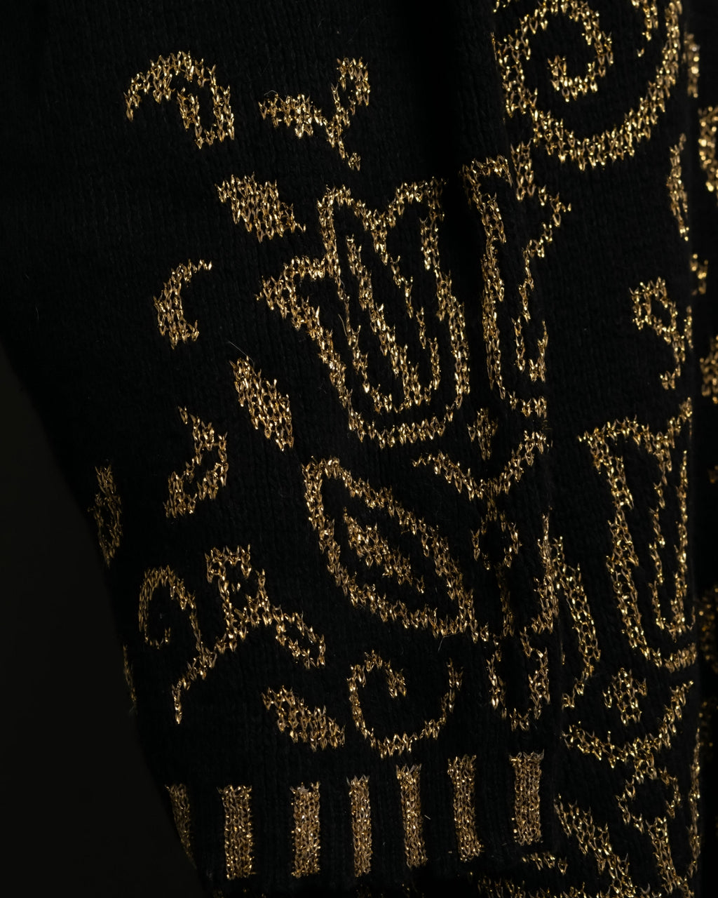 "Pierre Cardin"Beautiful Pattern Gorgeous Knit