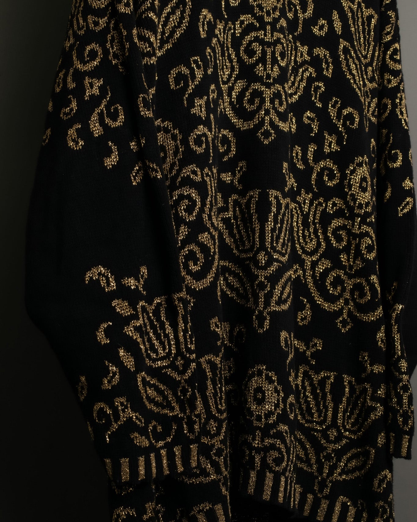 "Pierre Cardin"Beautiful Pattern Gorgeous Knit