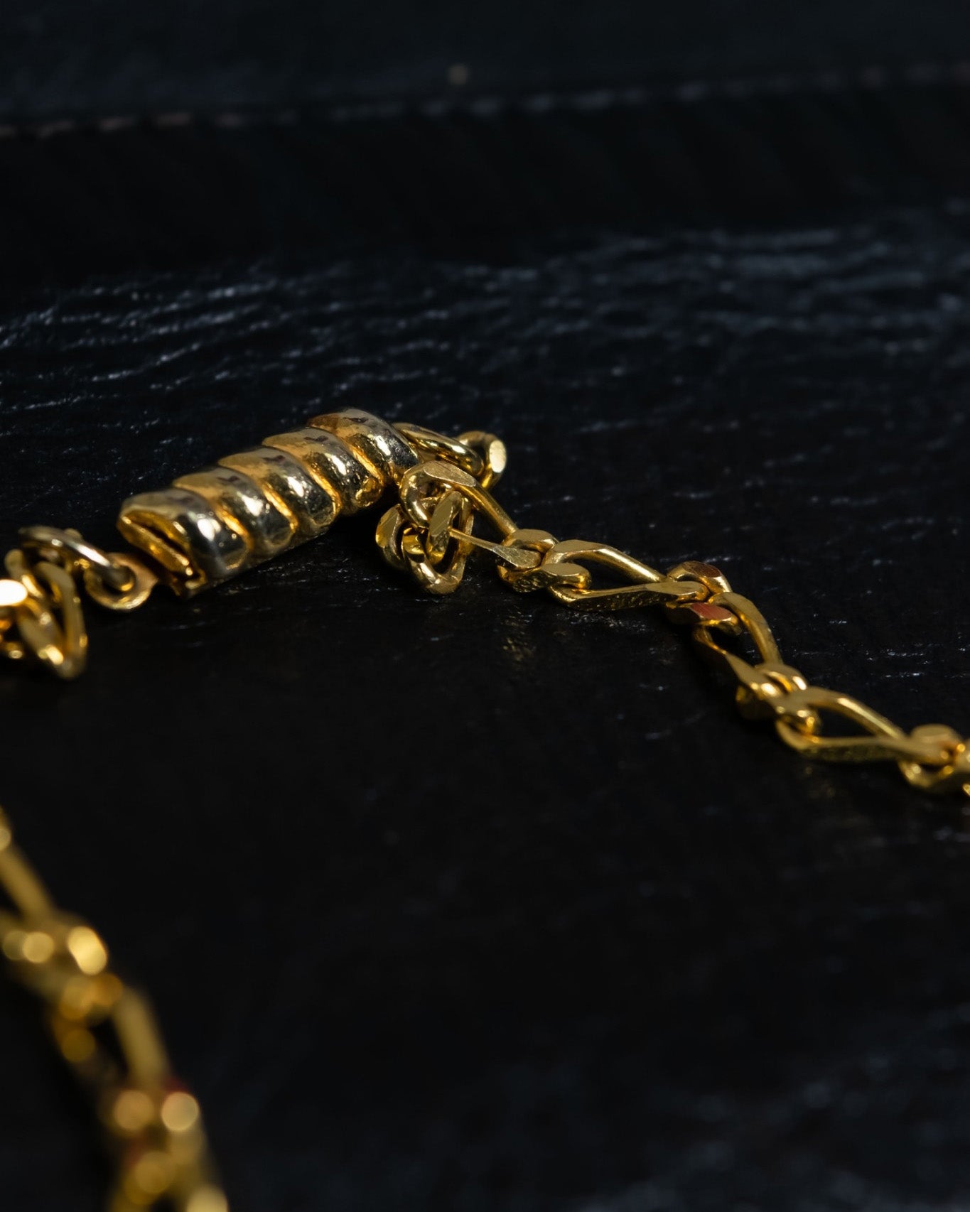 Large Pearl Gold Leaf Necklace