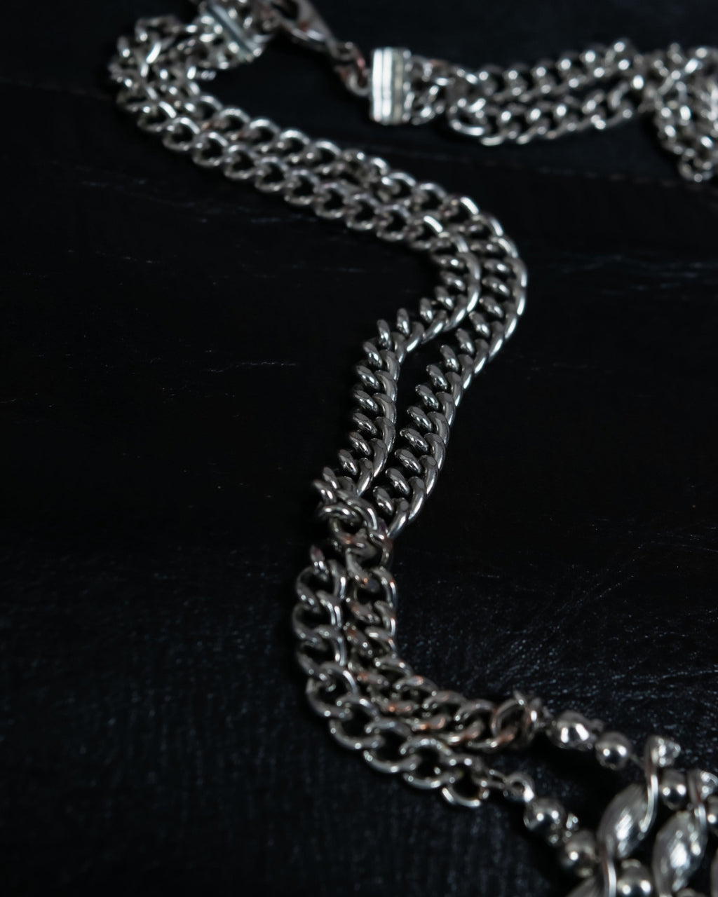 "MOOD SPECIAL" Undulating Silver Double Design Necklace
