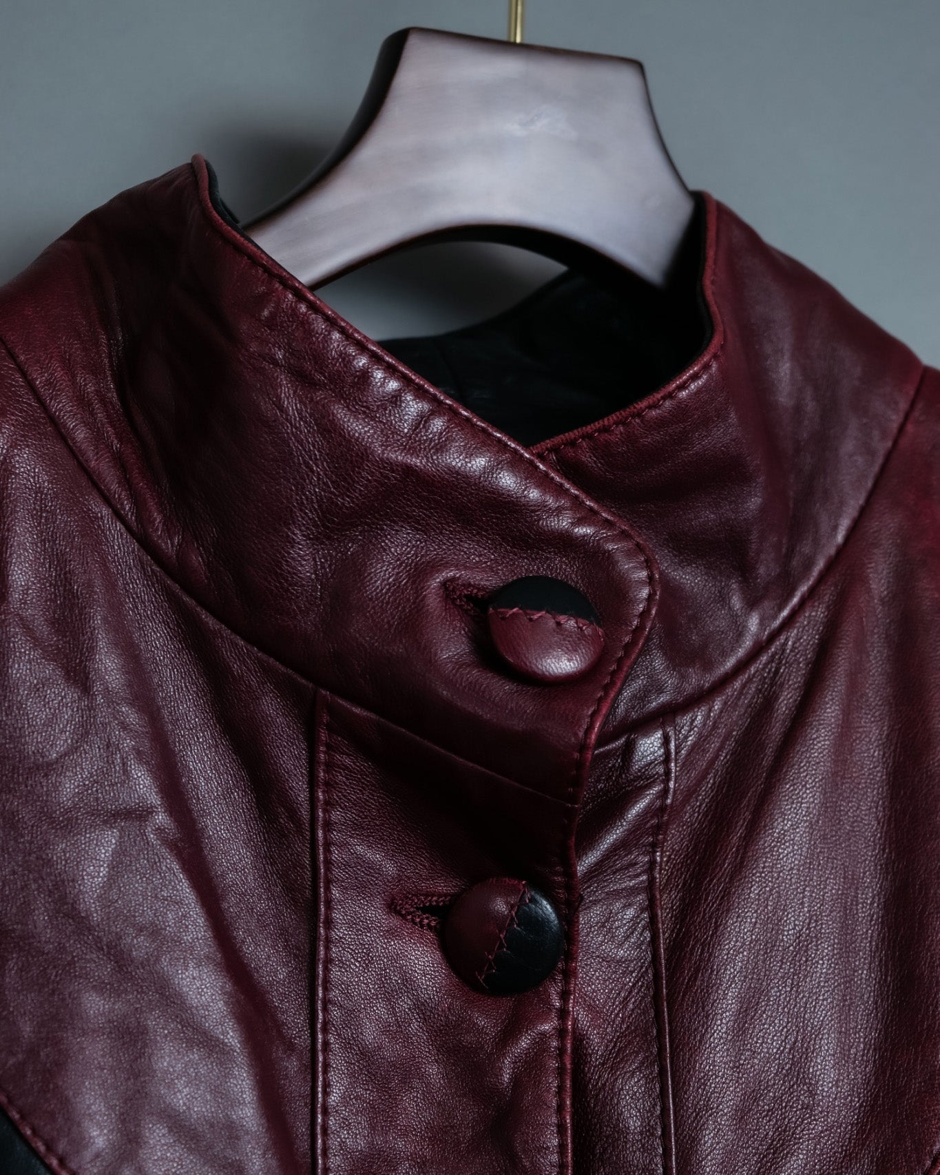 "MOOD SPECIAL" Stand Collar Black Line Jagged Leather Jacket