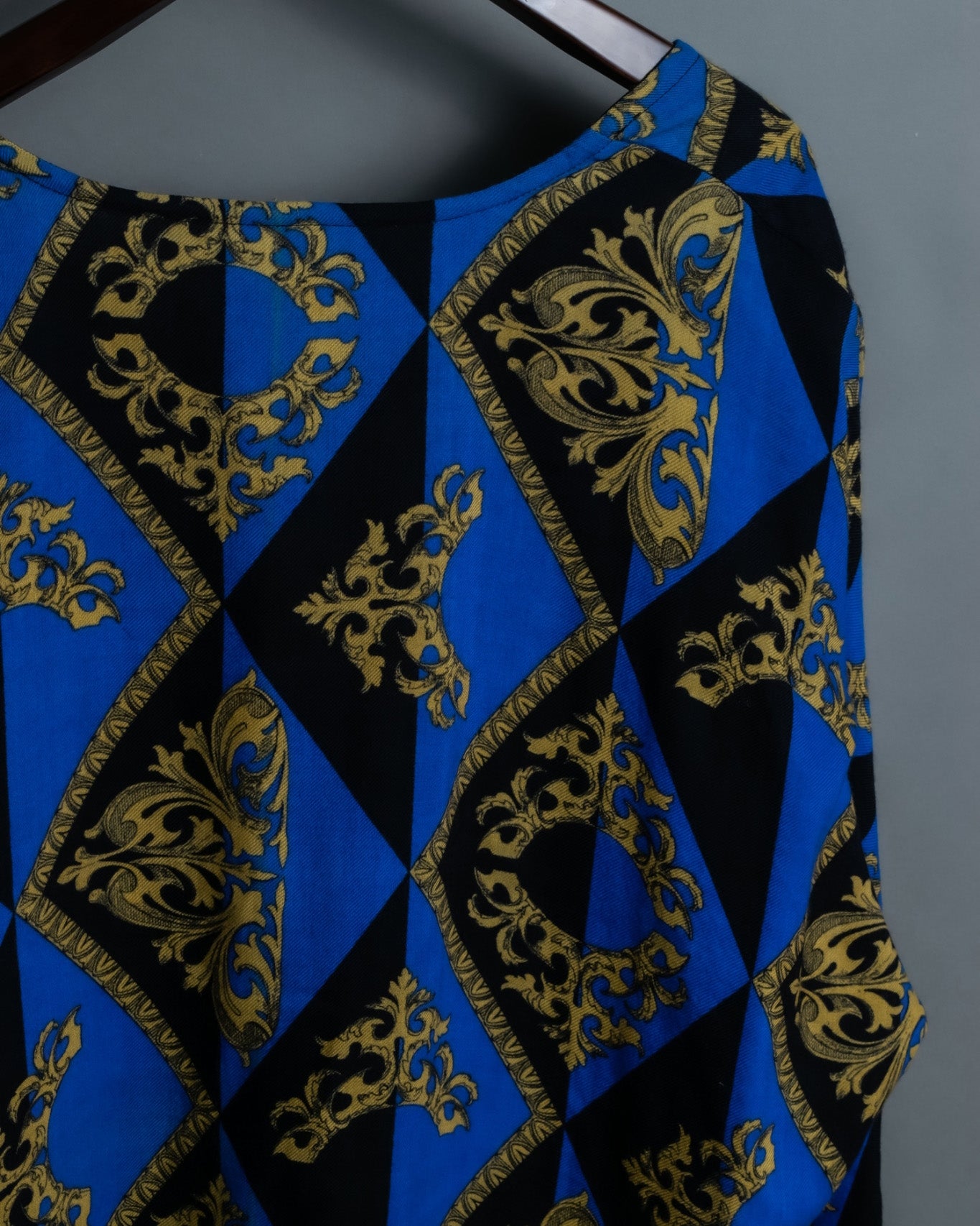 Noble Pattern Loose Silhouette Tops