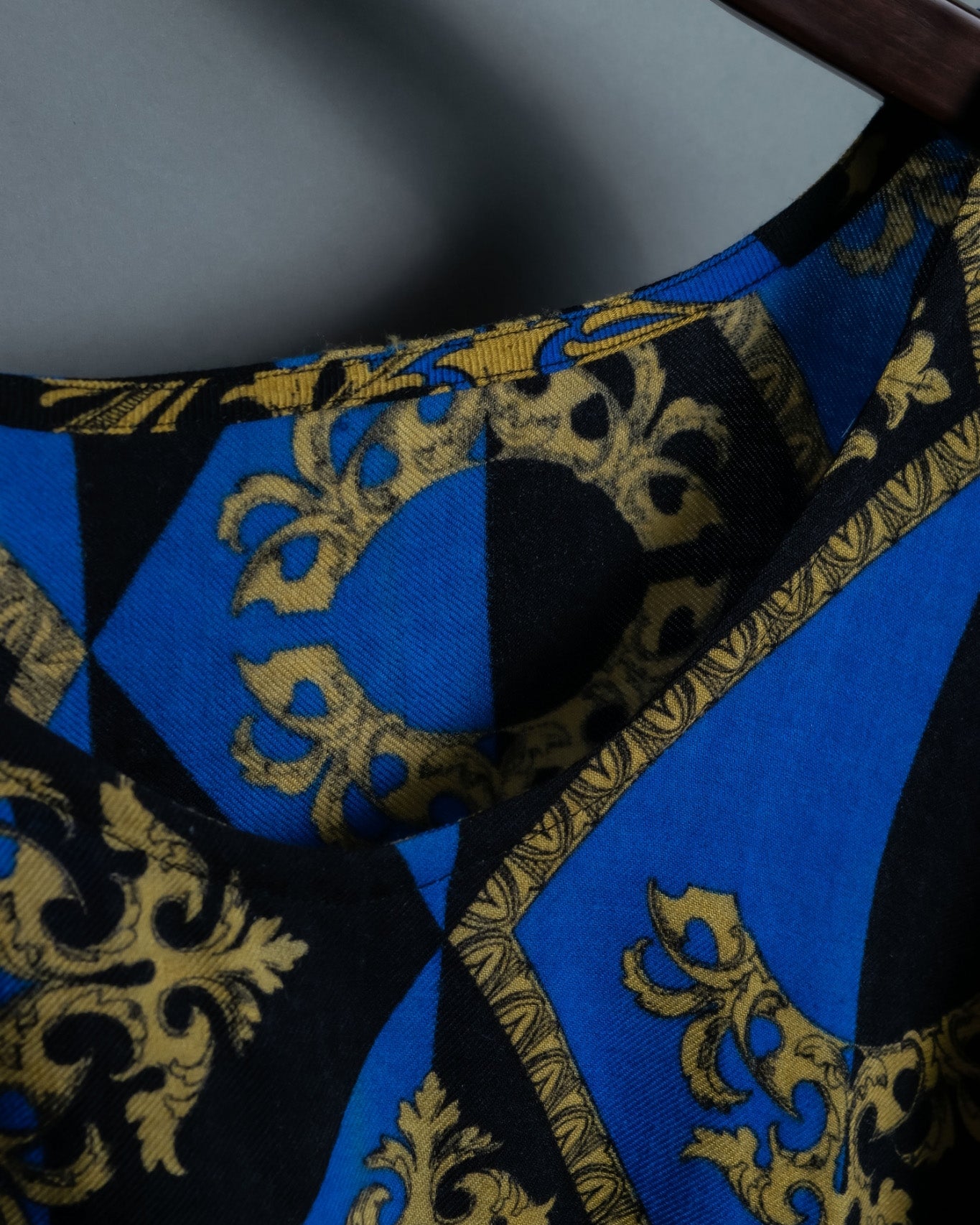 Noble Pattern Loose Silhouette Tops