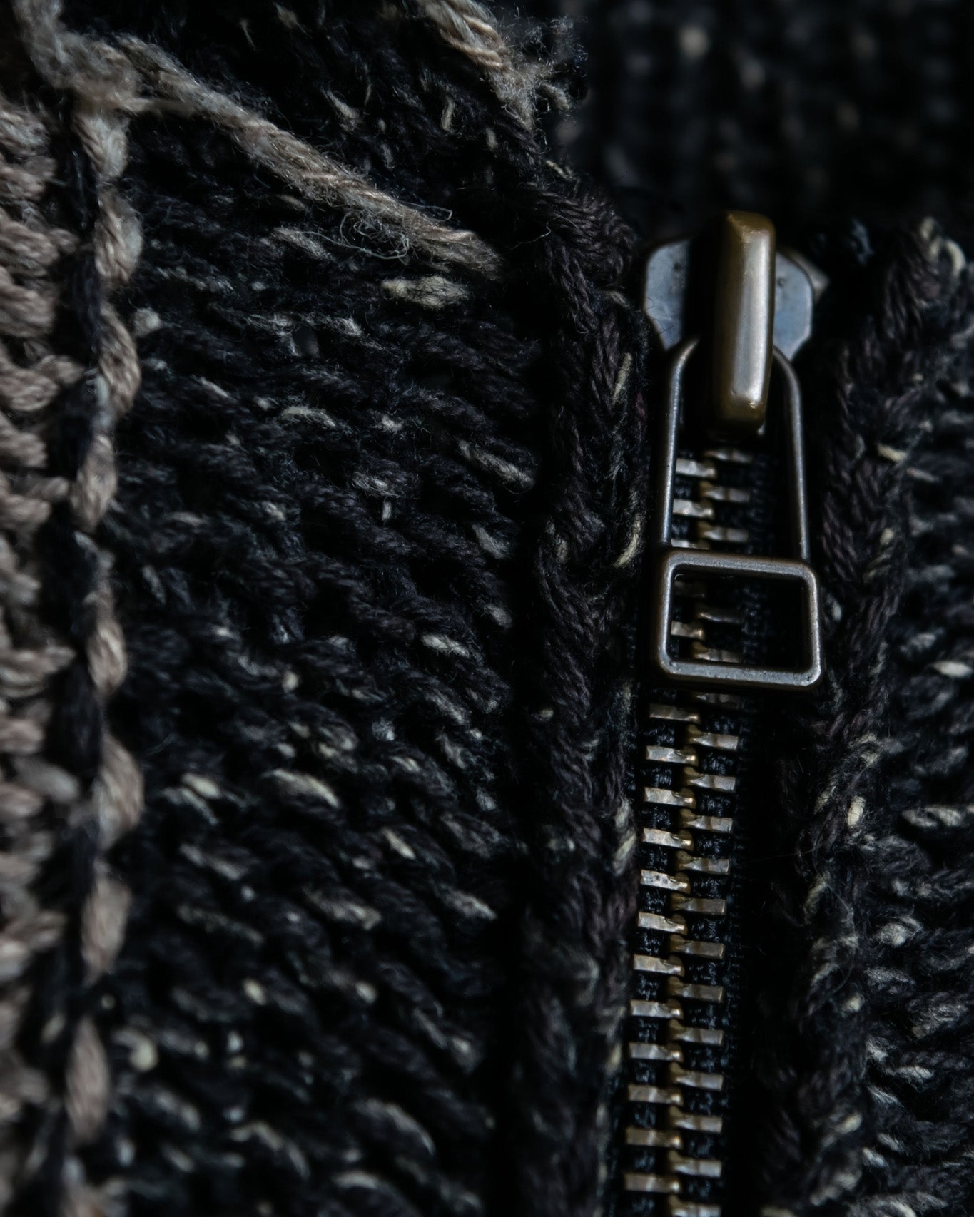 Luxury Fabric Bicolor Zip-up Knit