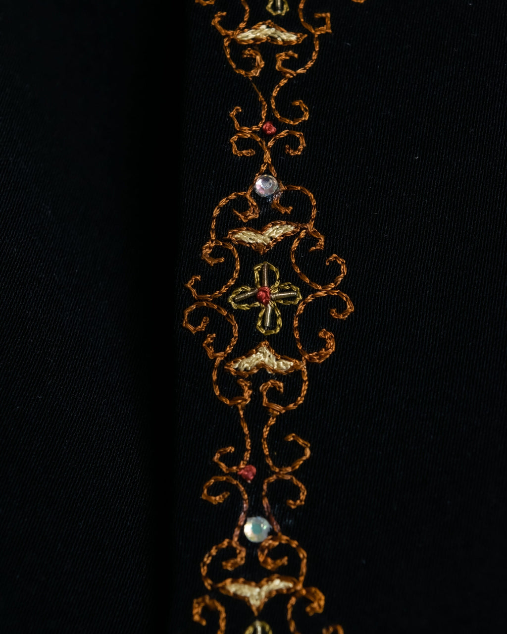 Embroidered Mao Color Black Vest