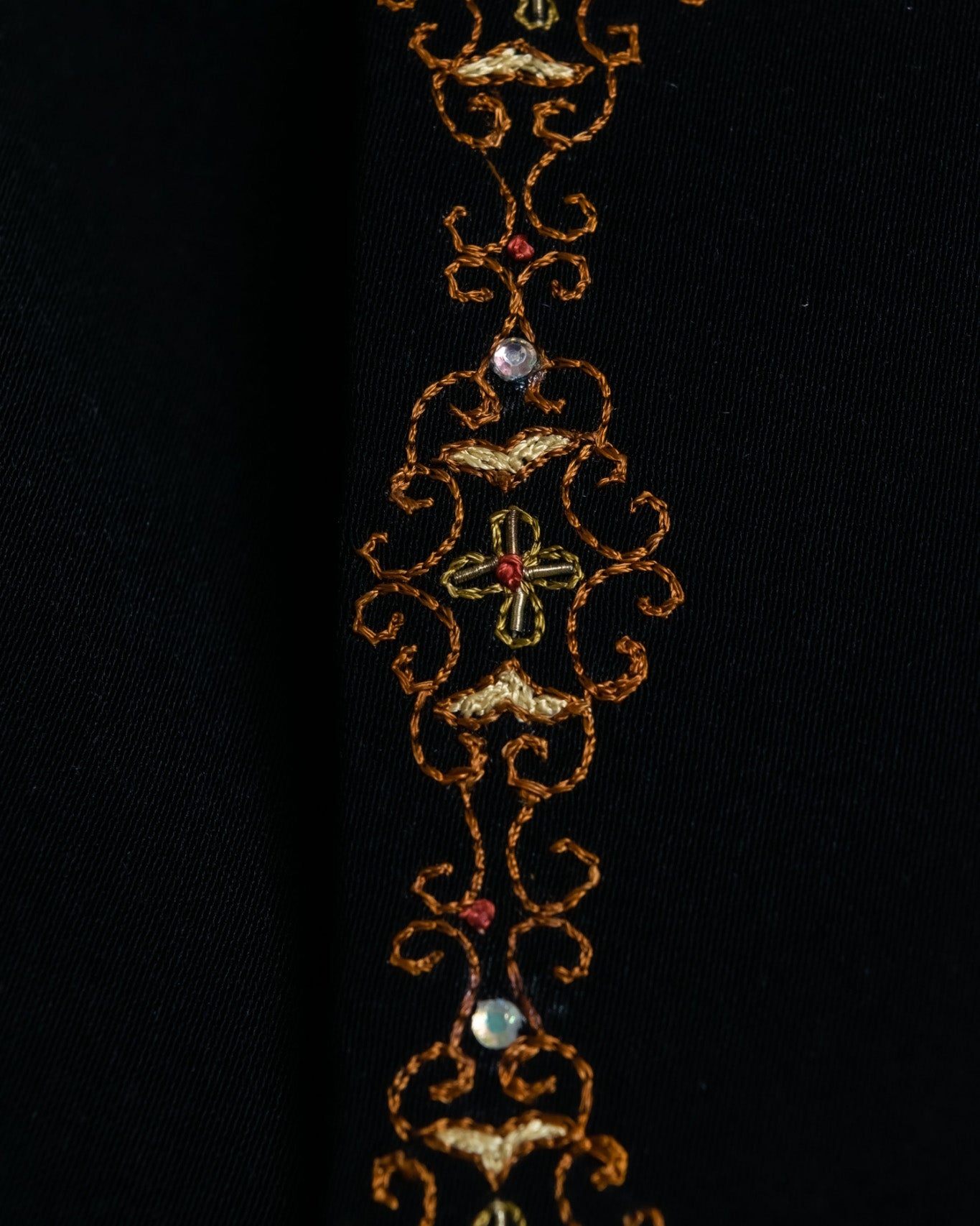 Embroidered Mao Color Black Vest