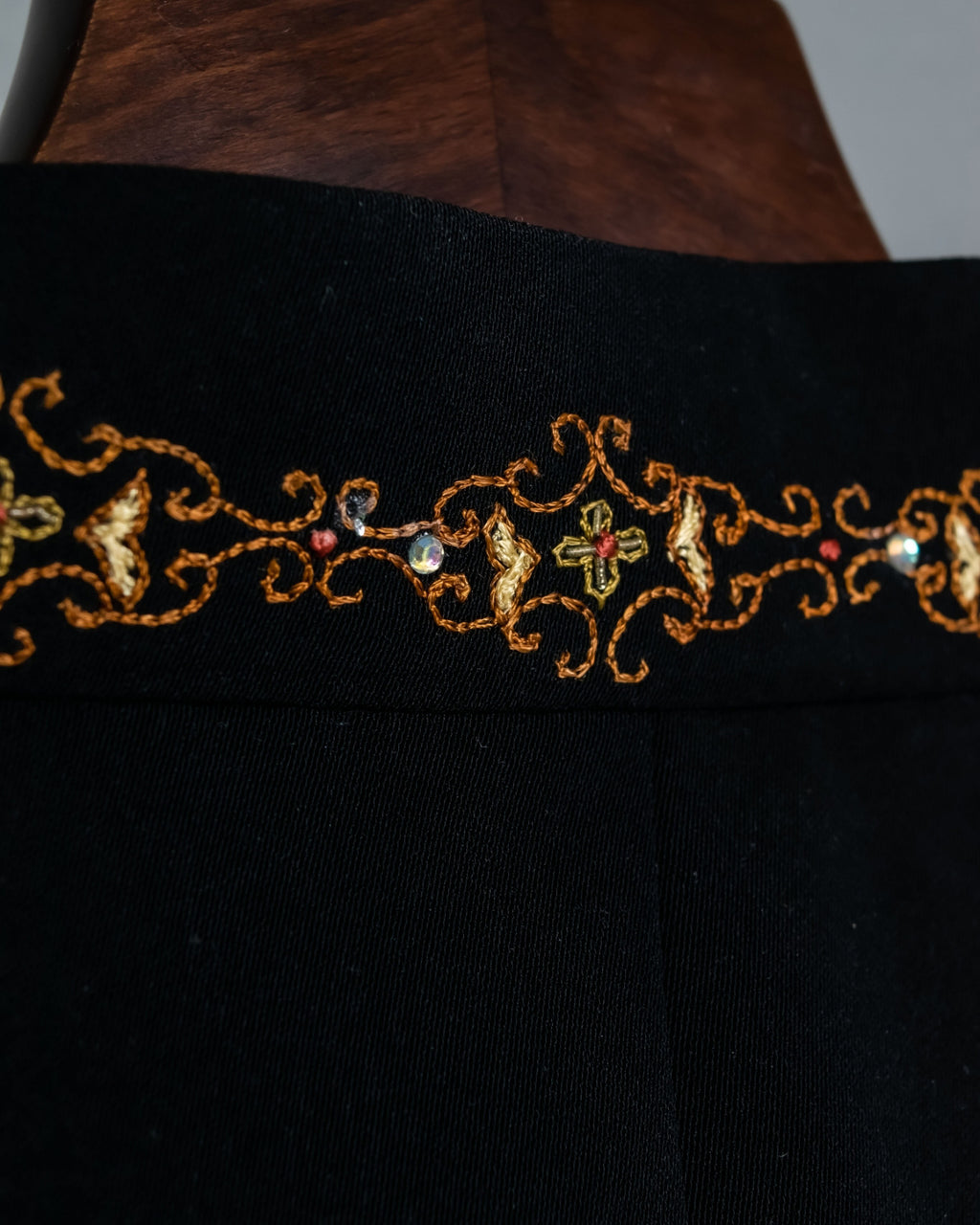 Embroidered Mao Color Black Vest