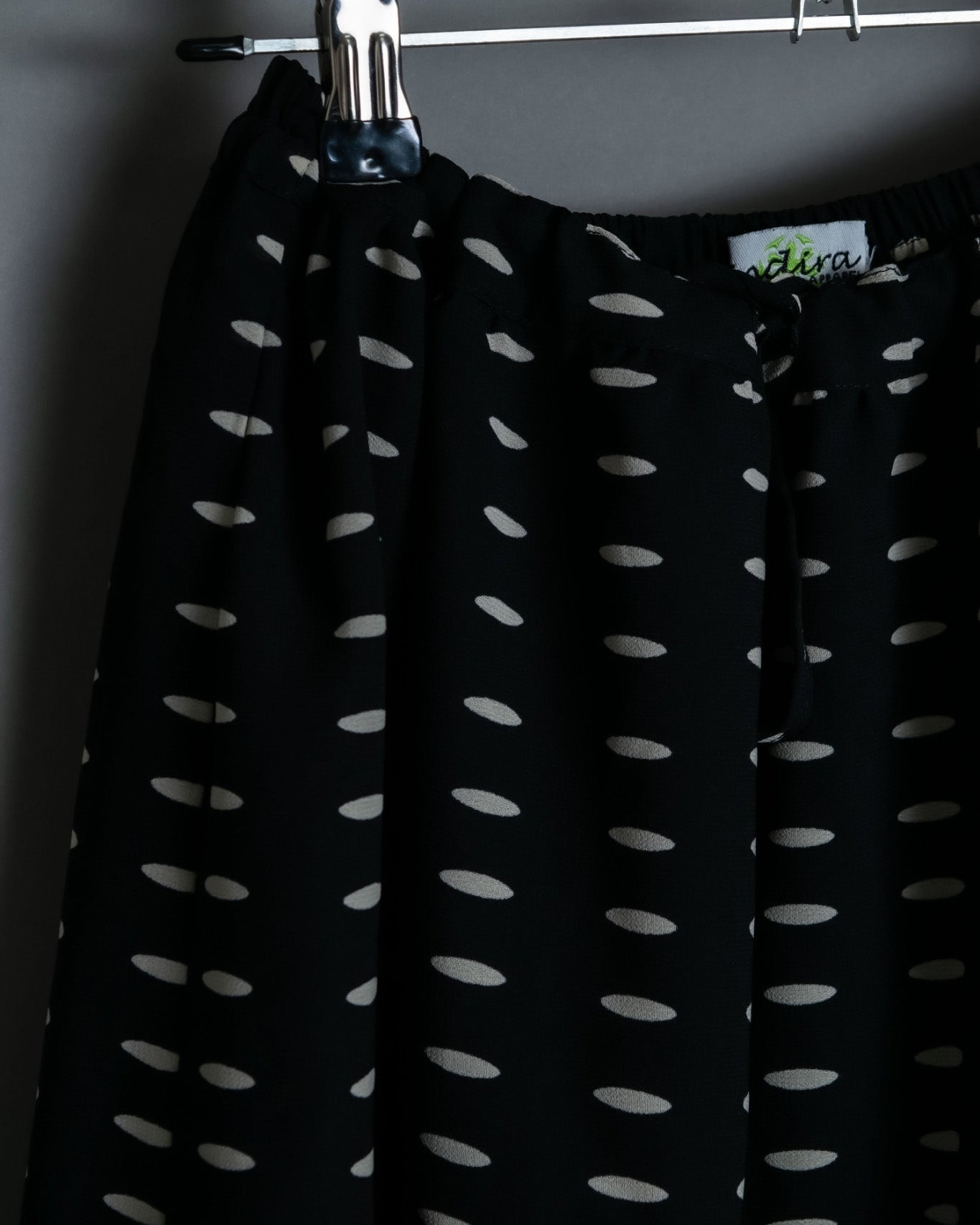 Universal Dot Monotone Unisex Skirt