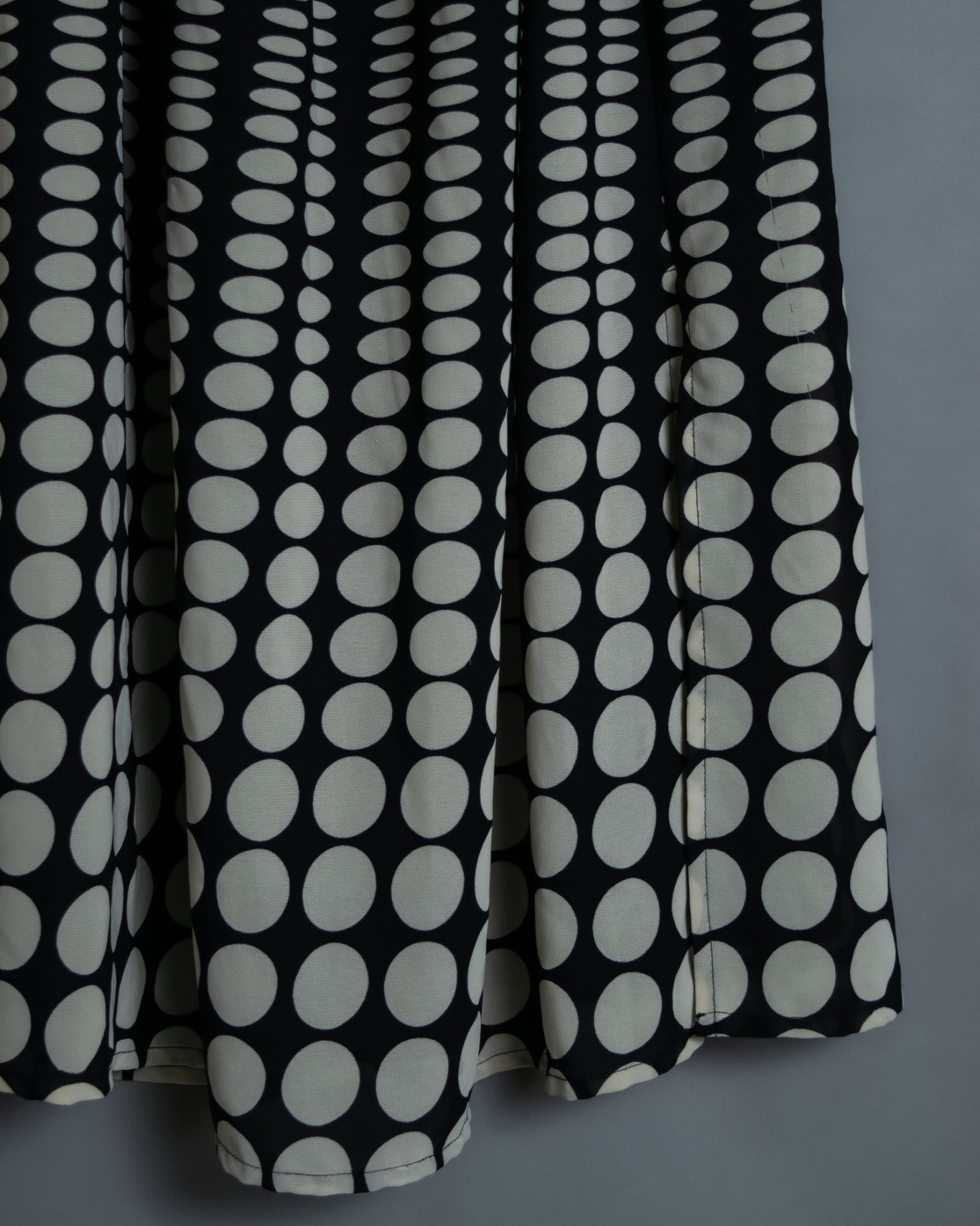 Universal Dot Monotone Unisex Skirt