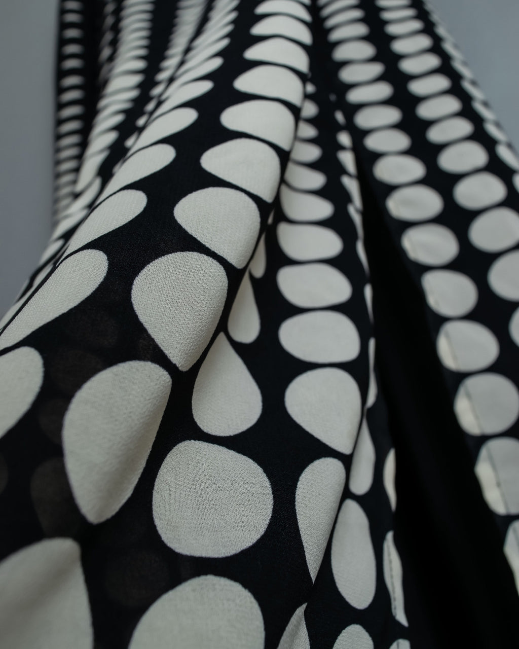 Universal Dot Monotone Unisex Skirt