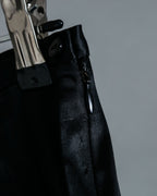 Glossy Relaxed Silhouette Side Clasp Pants