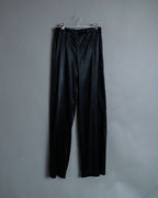 Glossy Relaxed Silhouette Side Clasp Pants