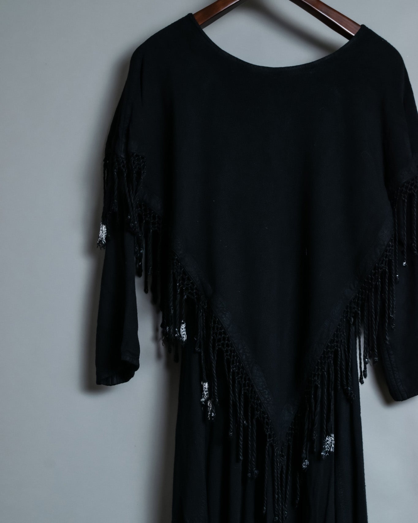 "MOOD SPECIAL" Black Fringe Beautiful Silhouette Unisex Dress