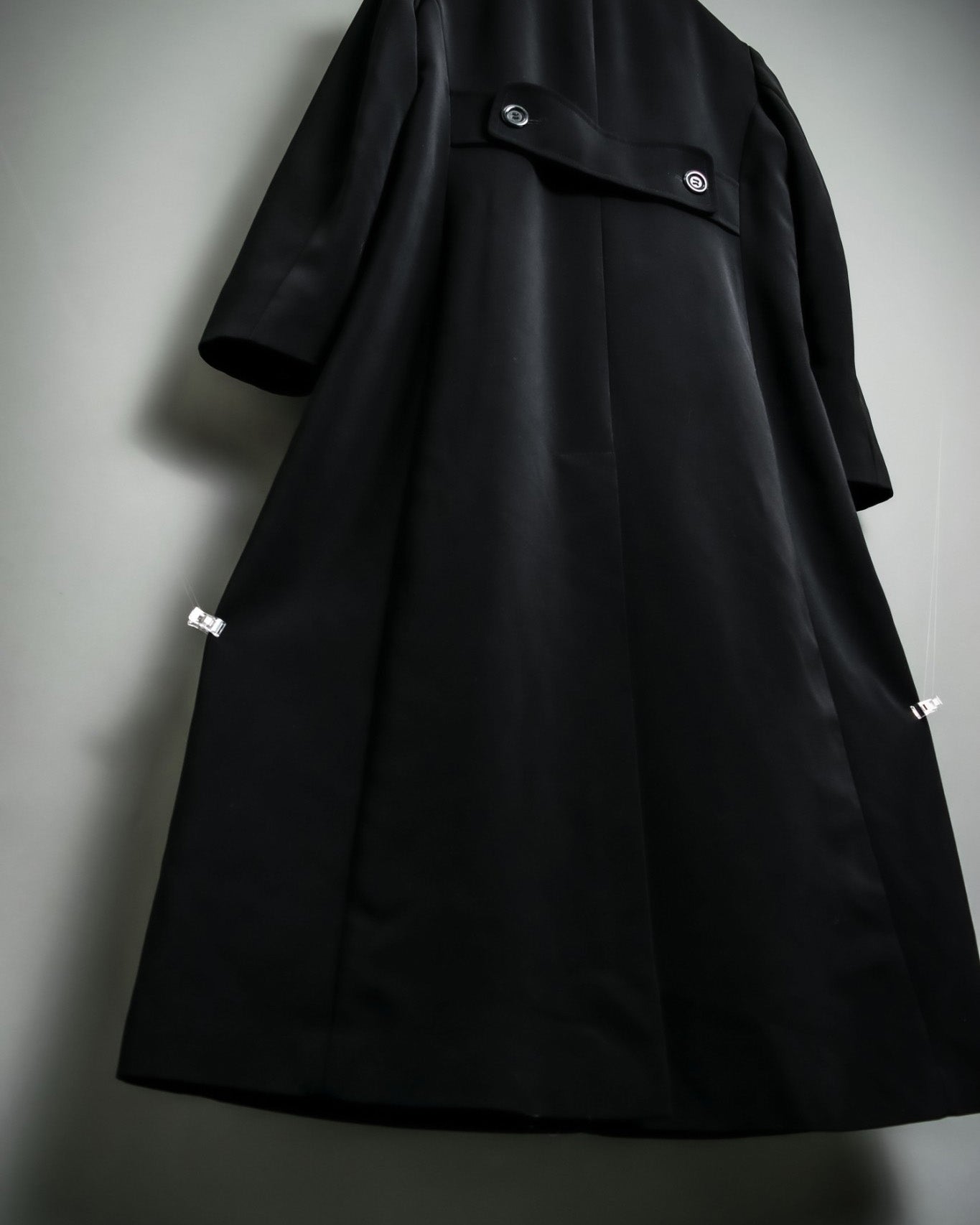 Beautiful Back Waist Drawer Coat