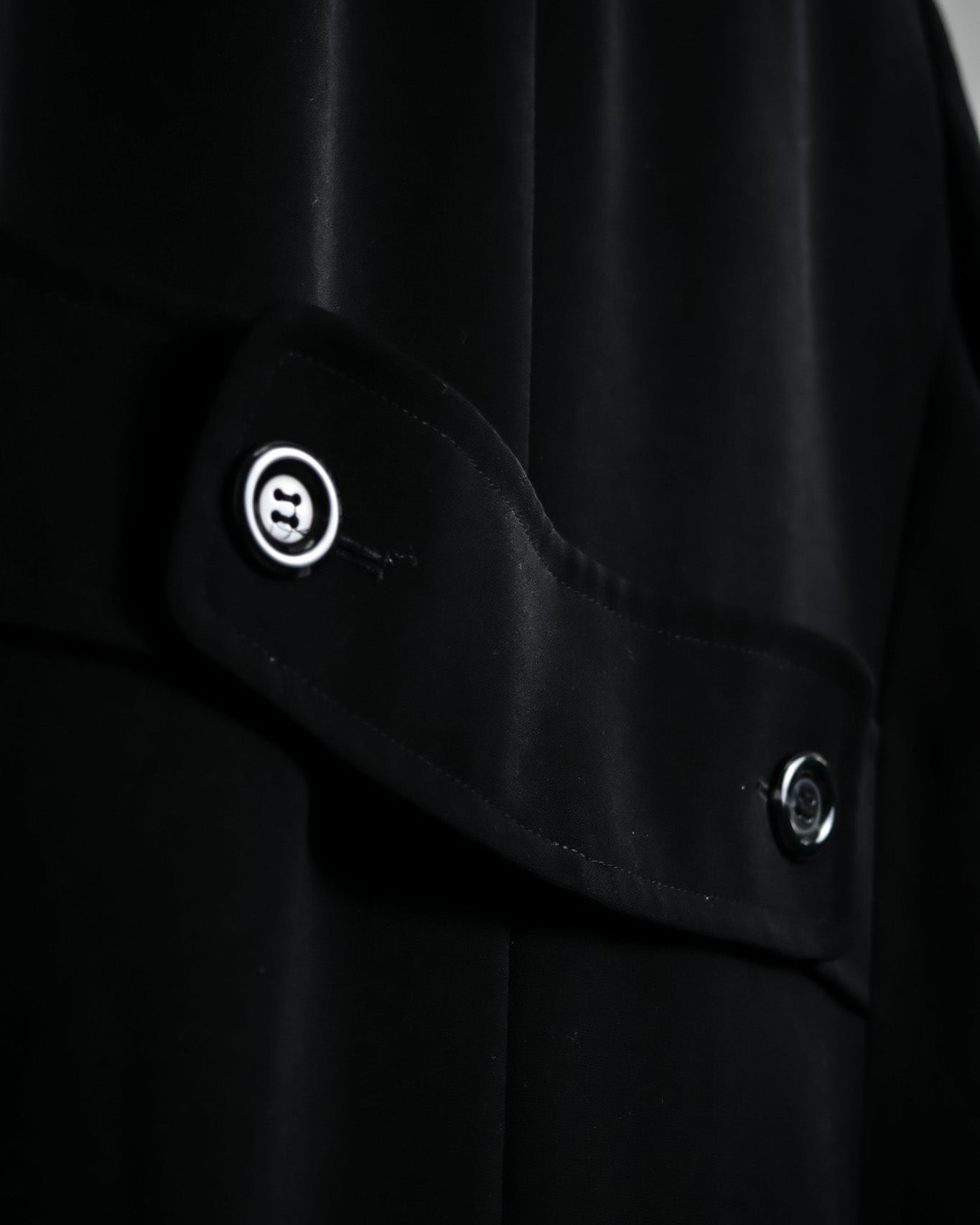 Beautiful Back Waist Drawer Coat