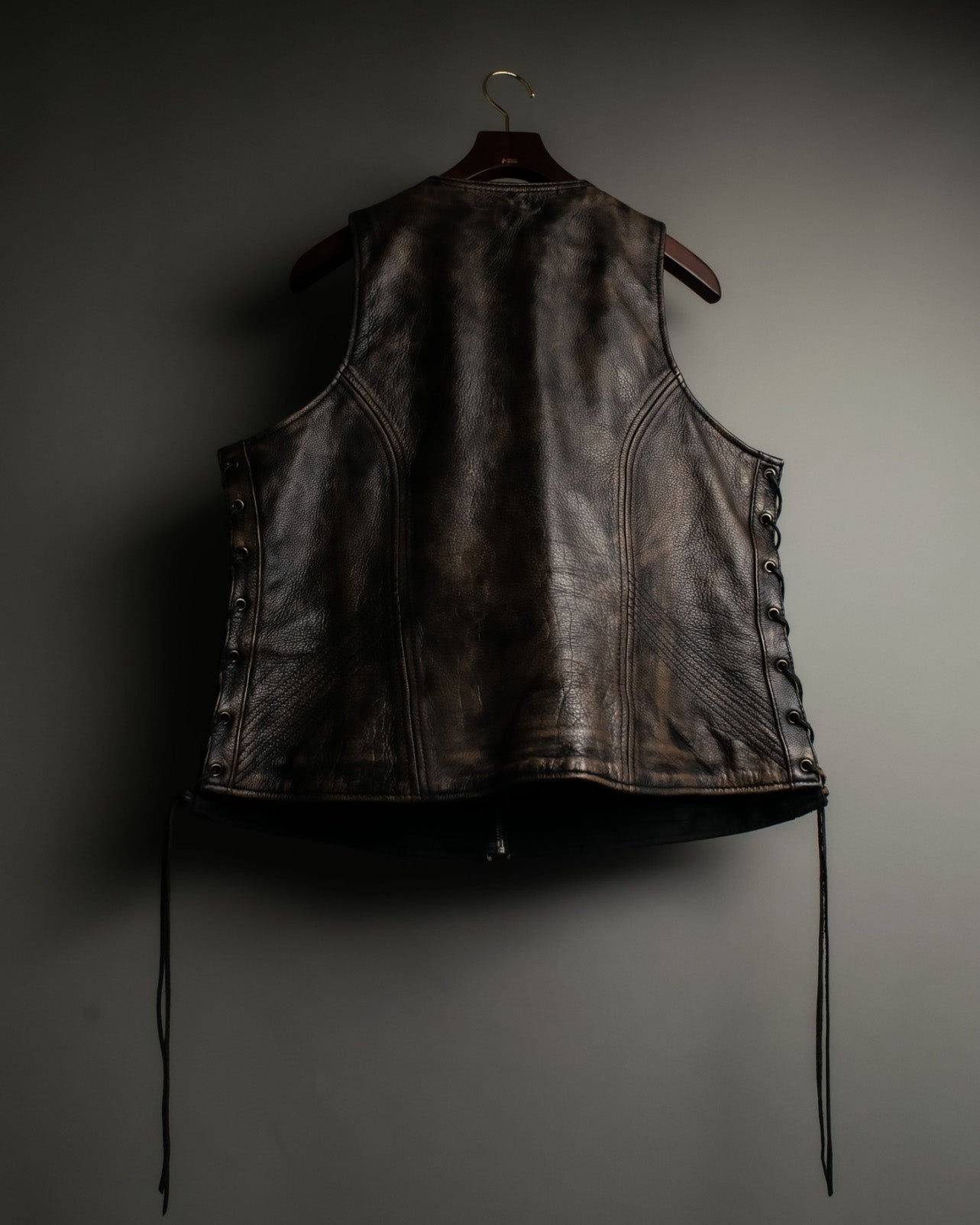 "MOOD SPECIAL" Knitting Design Dark Atmosphere Leather Vest