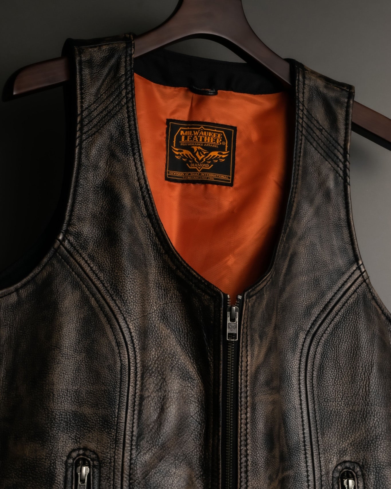 "MOOD SPECIAL" Knitting Design Dark Atmosphere Leather Vest