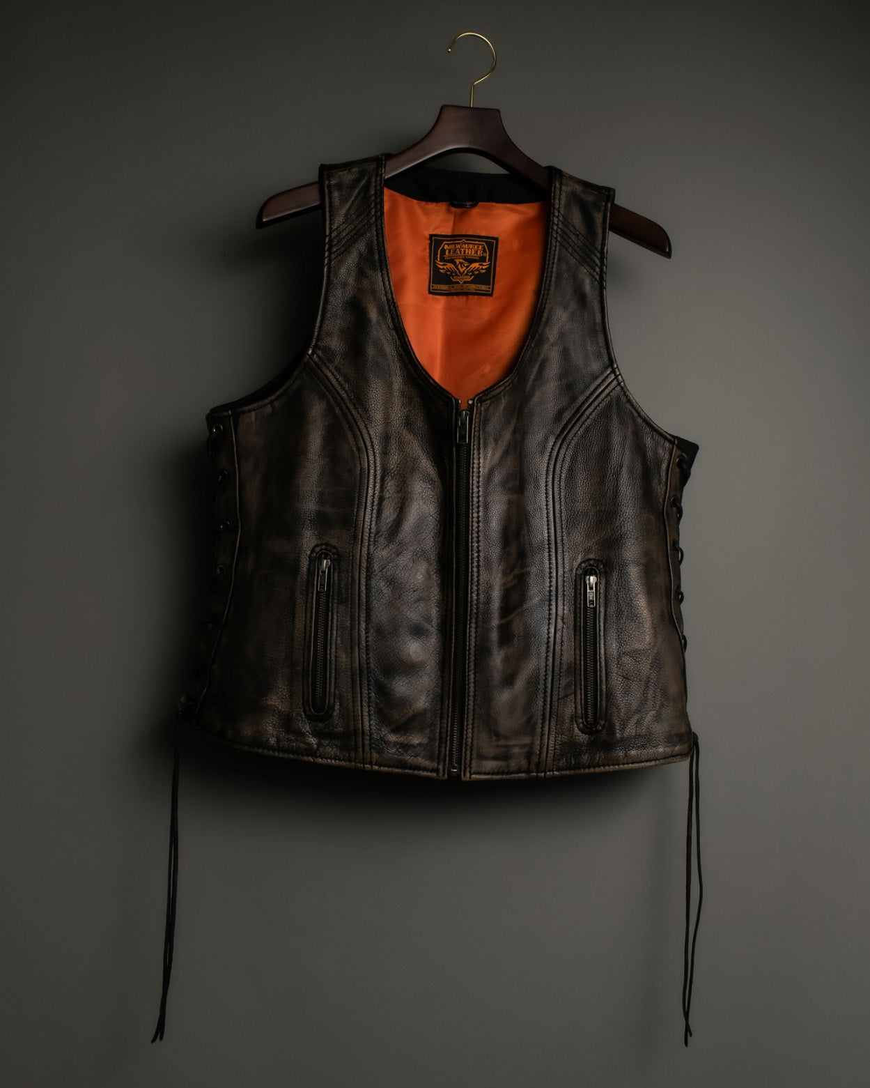 "MOOD SPECIAL" Knitting Design Dark Atmosphere Leather Vest
