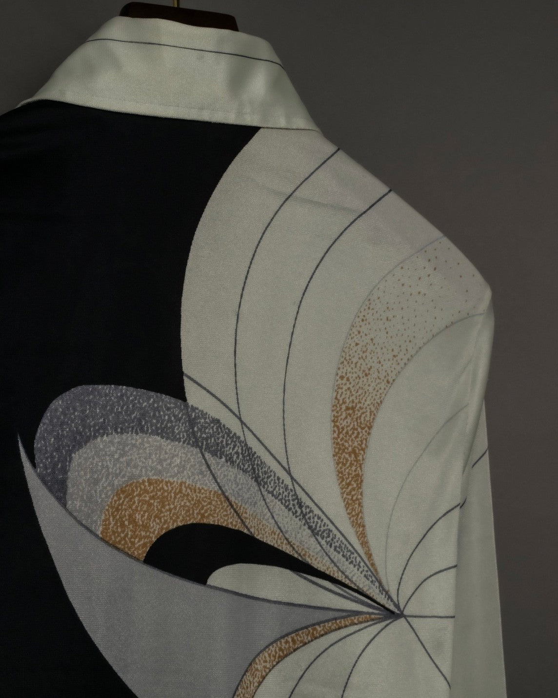 "USA" 70s Round Line Art Pattern Polyester Shirt