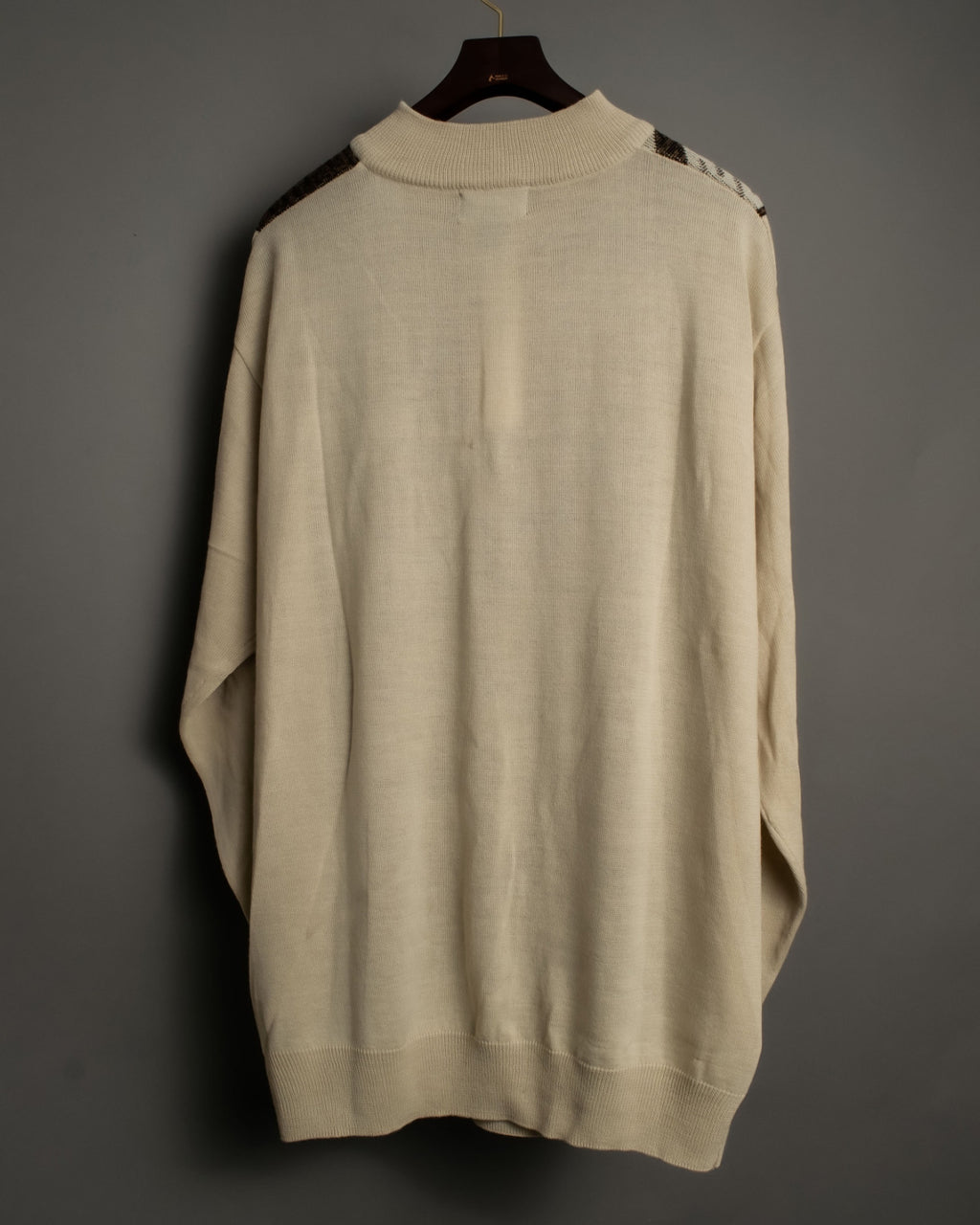 Diagonal Dotted Line Design Knit Shirt