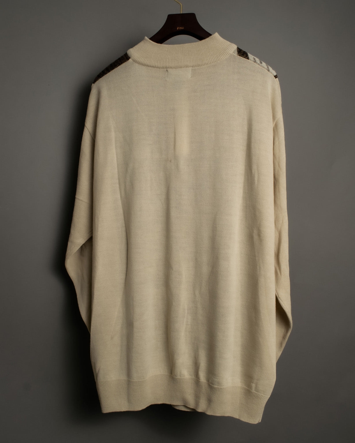 Diagonal Dotted Line Design Knit Shirt