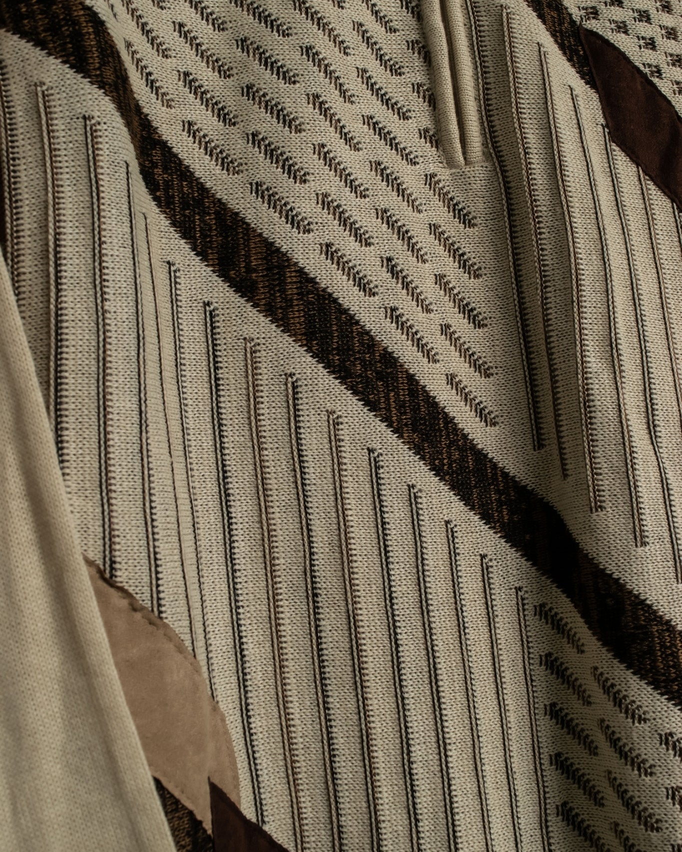 Diagonal Dotted Line Design Knit Shirt